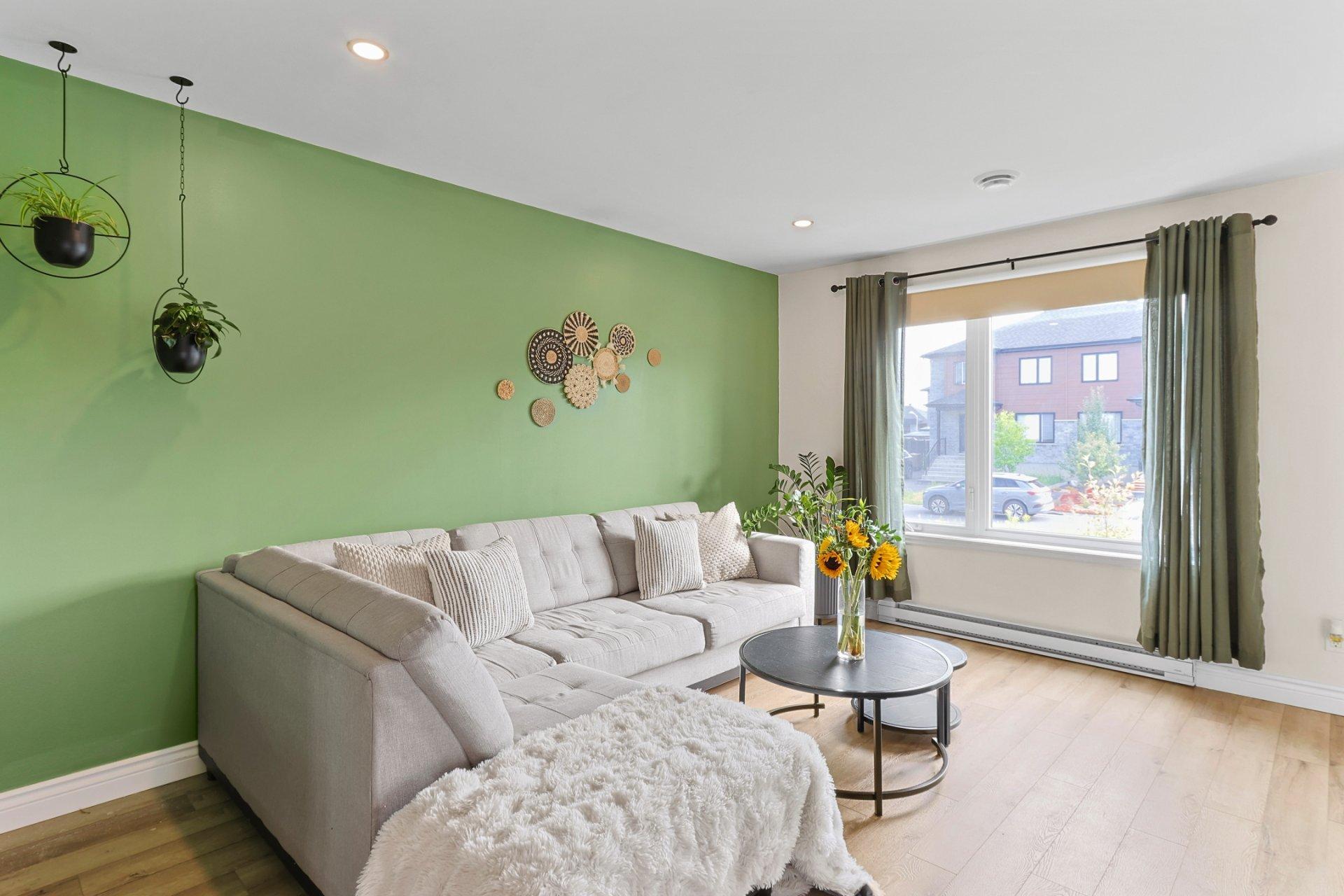 









871


Rue Vinet

,
Salaberry-de-Valleyfield,




QC
J6S0C9

