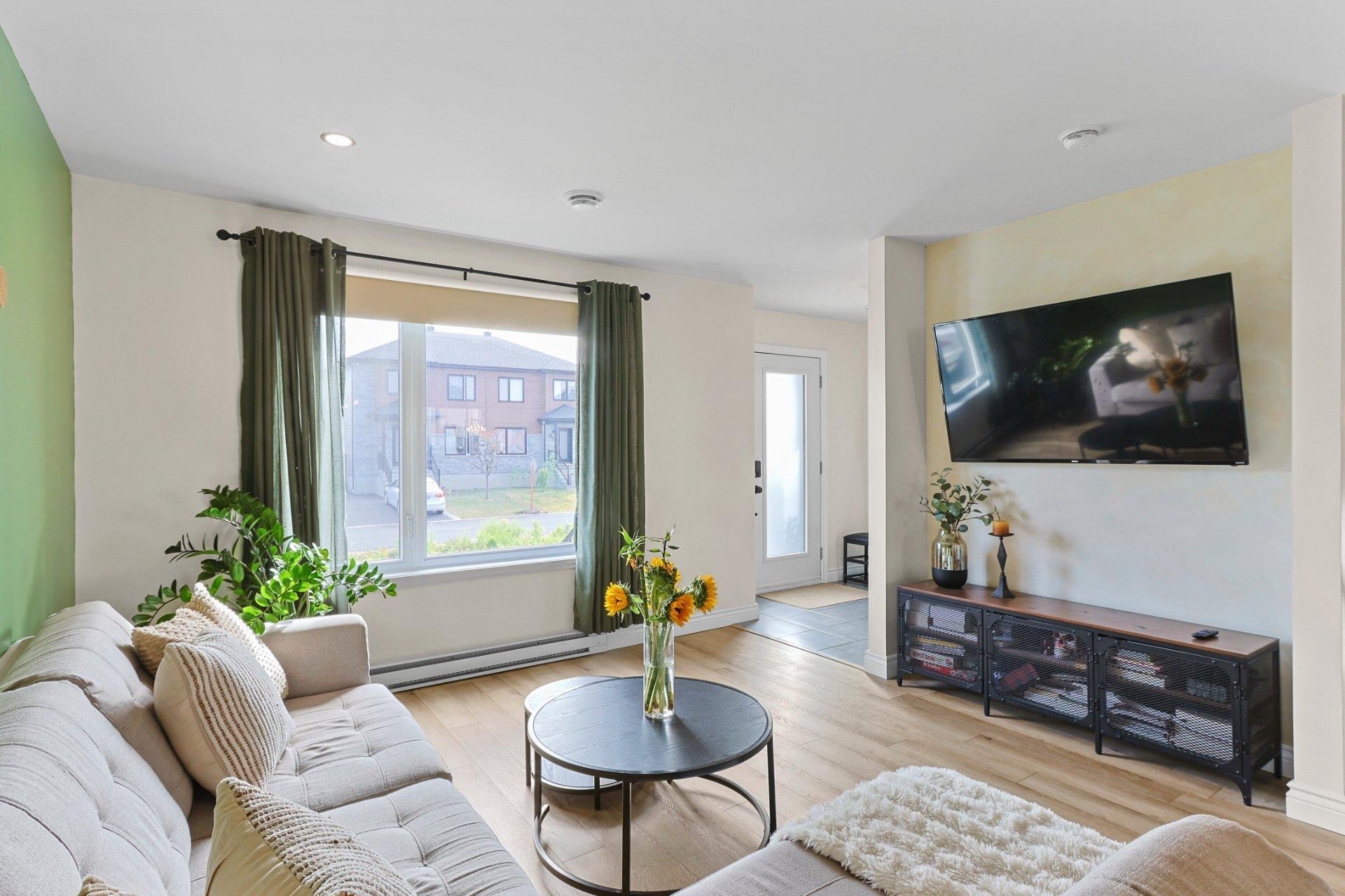 









871


Rue Vinet

,
Salaberry-de-Valleyfield,




QC
J6S0C9

