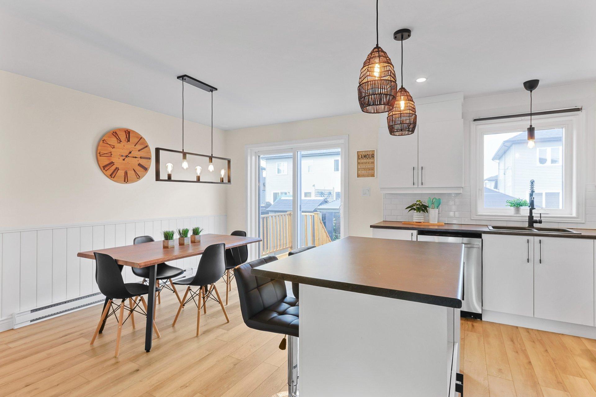 









871


Rue Vinet

,
Salaberry-de-Valleyfield,




QC
J6S0C9

