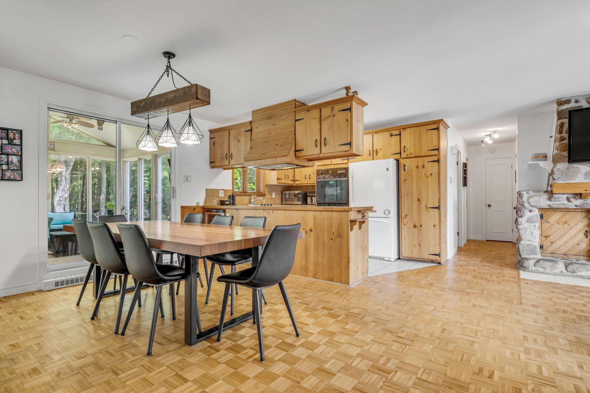 









2450


Route de Fossambault

,
Sainte-Catherine-de-la-Jacques-Cartier,




QC
G3N1R3

