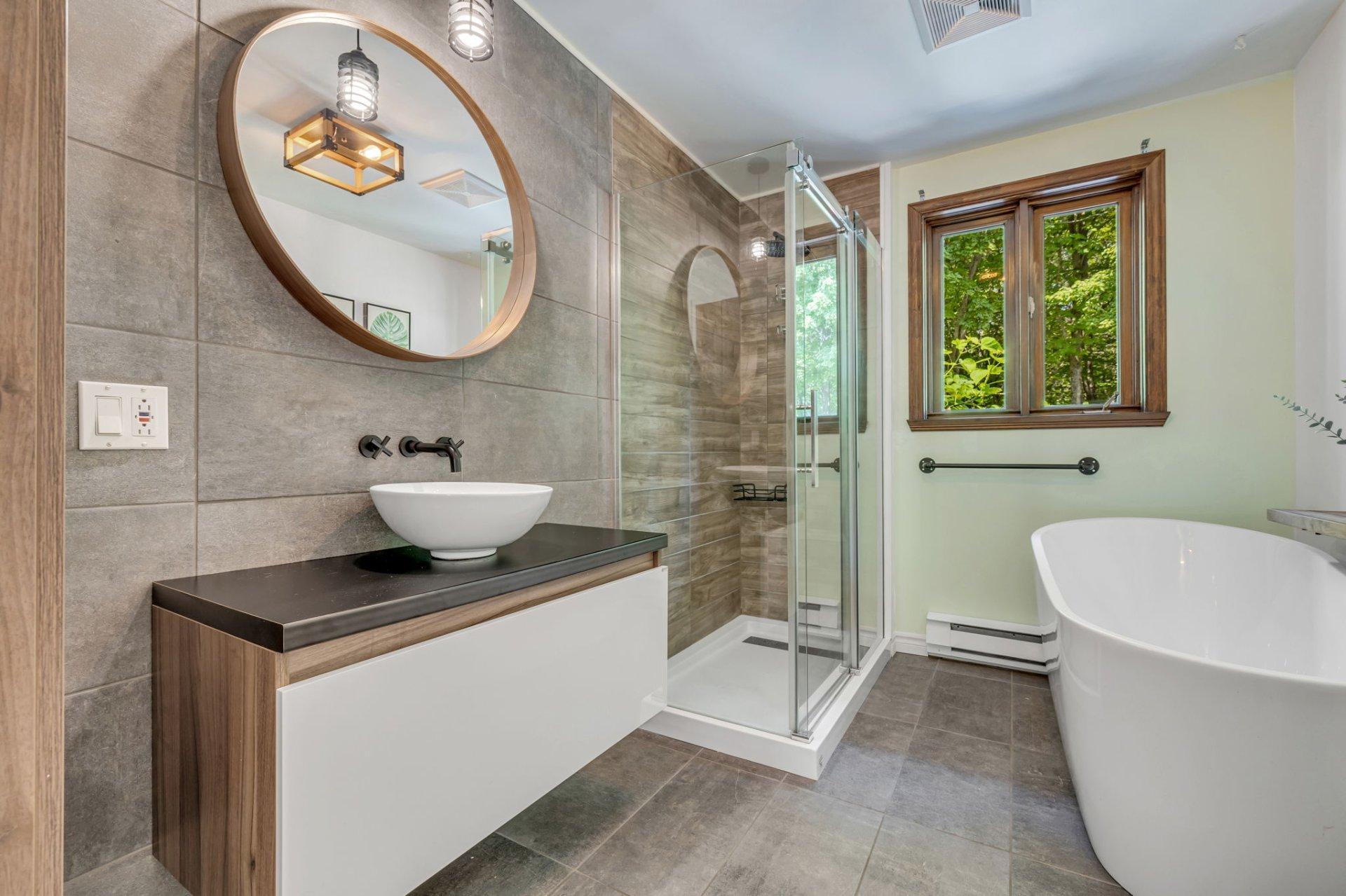 









2450


Route de Fossambault

,
Sainte-Catherine-de-la-Jacques-Cartier,




QC
G3N1R3

