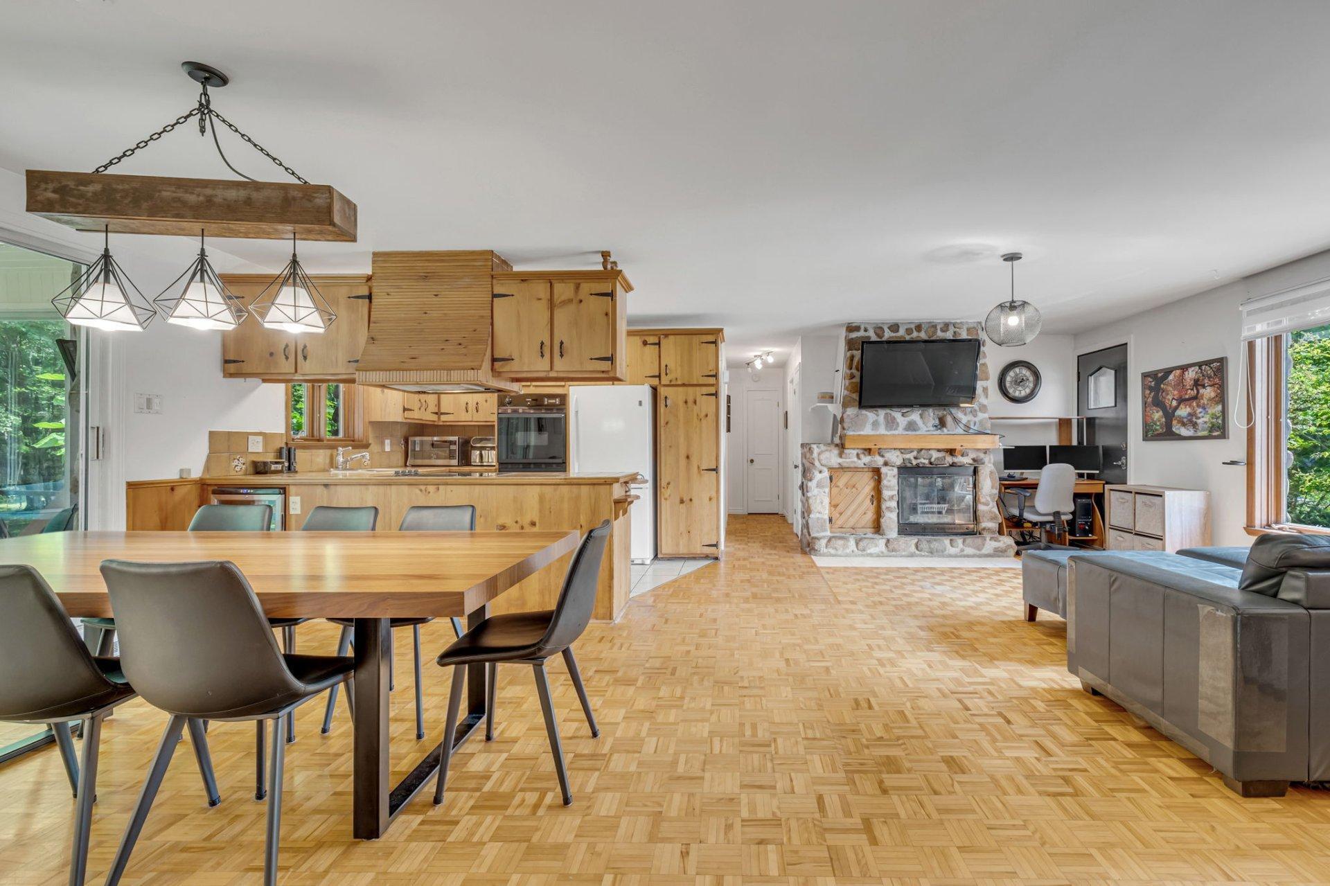 









2450


Route de Fossambault

,
Sainte-Catherine-de-la-Jacques-Cartier,




QC
G3N1R3

