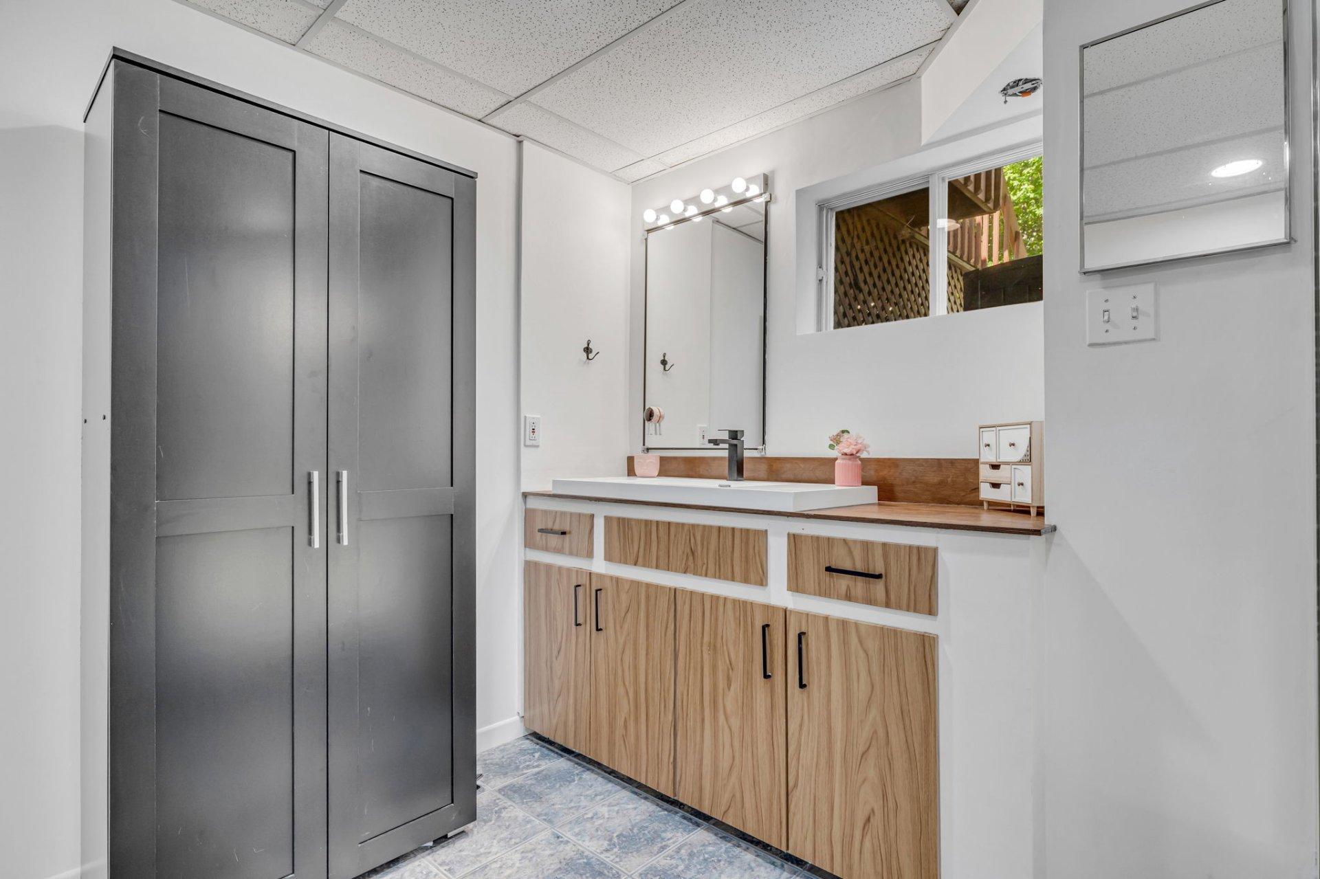 









2450


Route de Fossambault

,
Sainte-Catherine-de-la-Jacques-Cartier,




QC
G3N1R3

