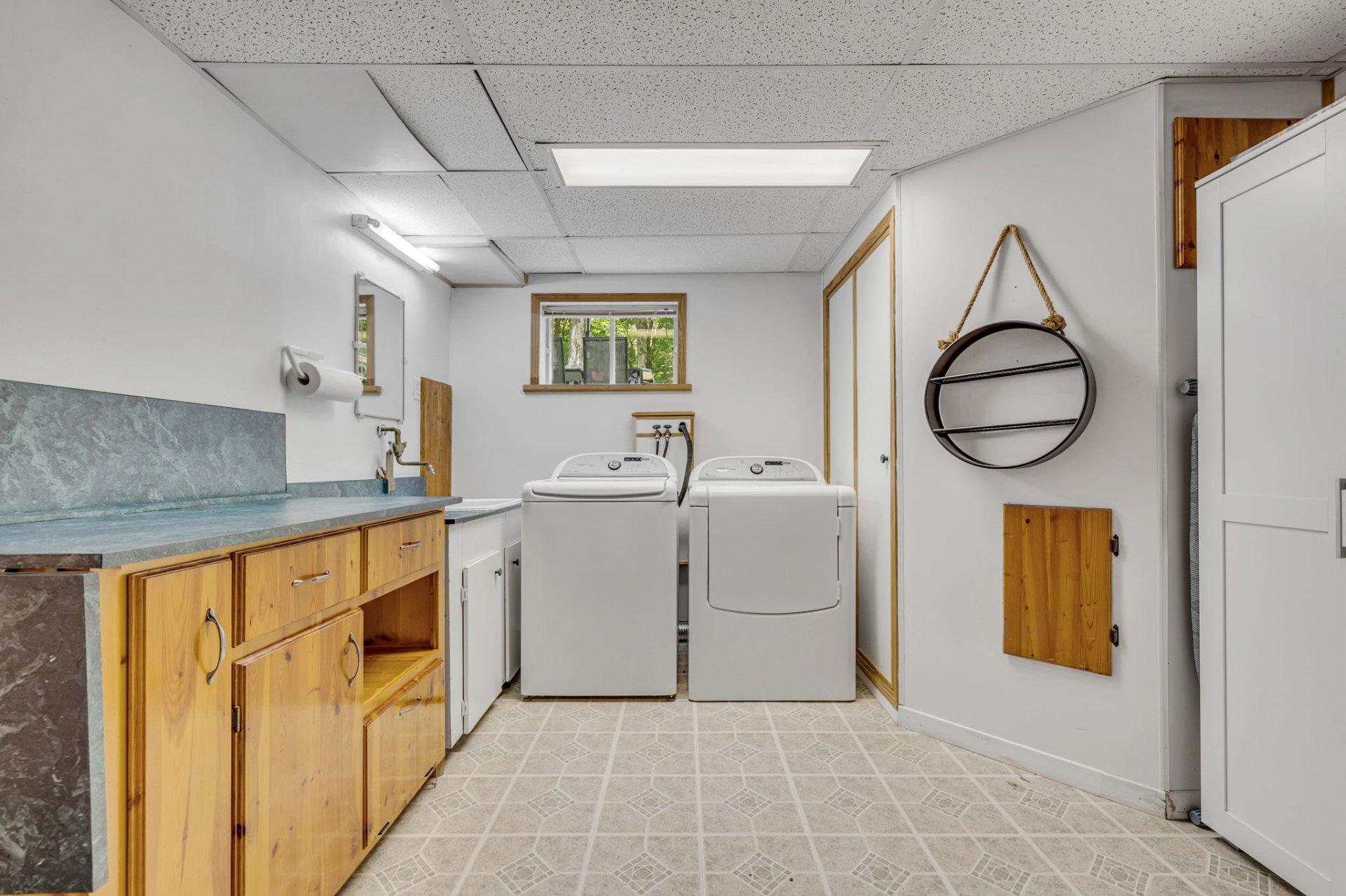 









2450


Route de Fossambault

,
Sainte-Catherine-de-la-Jacques-Cartier,




QC
G3N1R3

