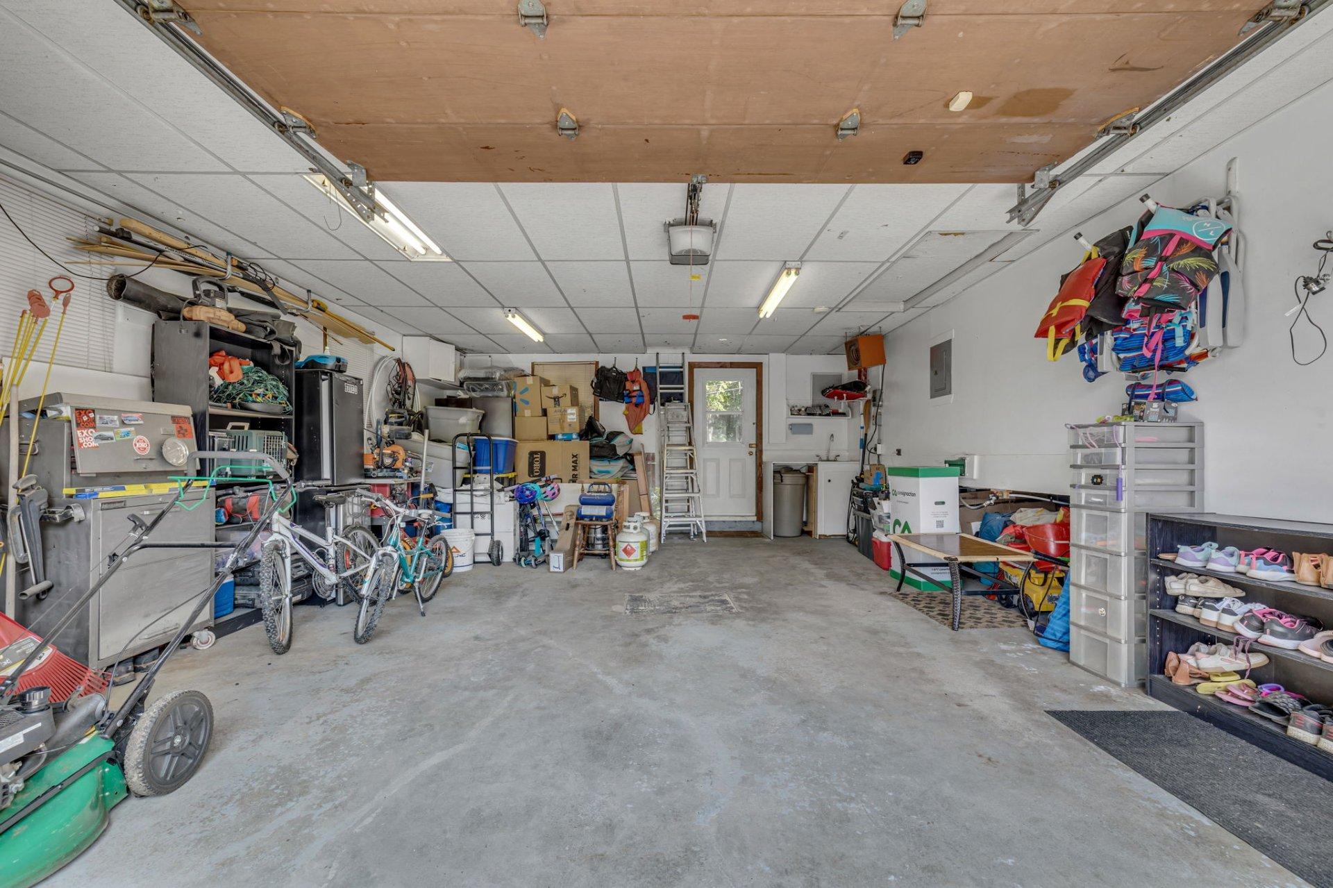 









2450


Route de Fossambault

,
Sainte-Catherine-de-la-Jacques-Cartier,




QC
G3N1R3

