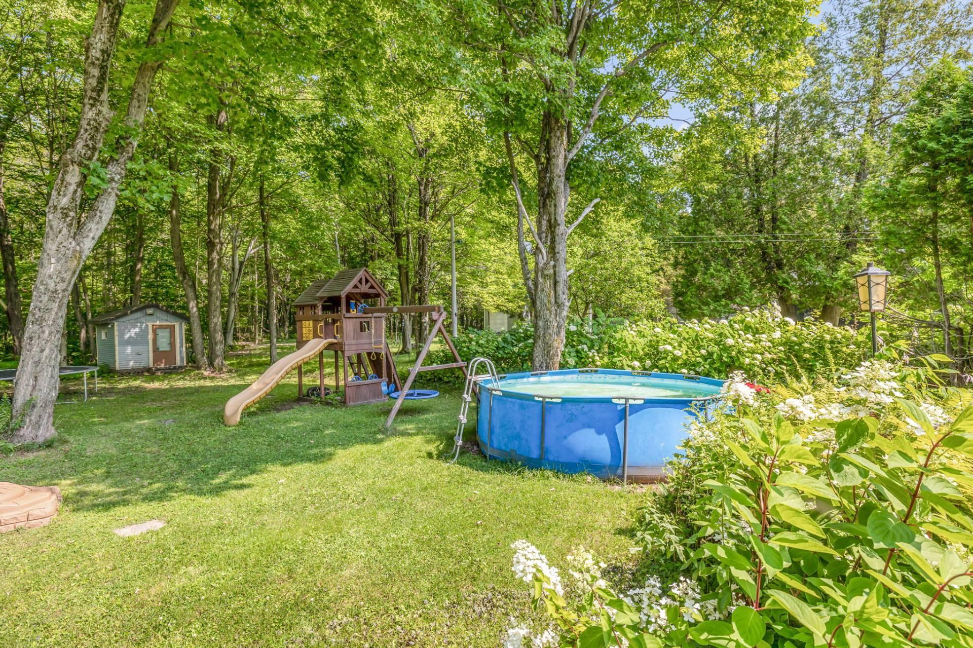 









2450


Route de Fossambault

,
Sainte-Catherine-de-la-Jacques-Cartier,




QC
G3N1R3

