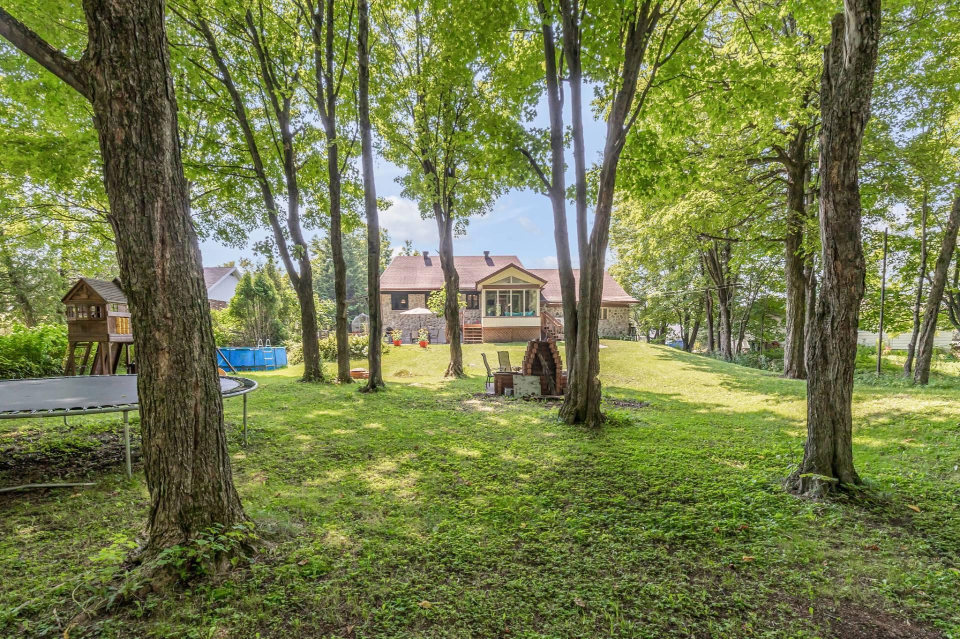 









2450


Route de Fossambault

,
Sainte-Catherine-de-la-Jacques-Cartier,




QC
G3N1R3

