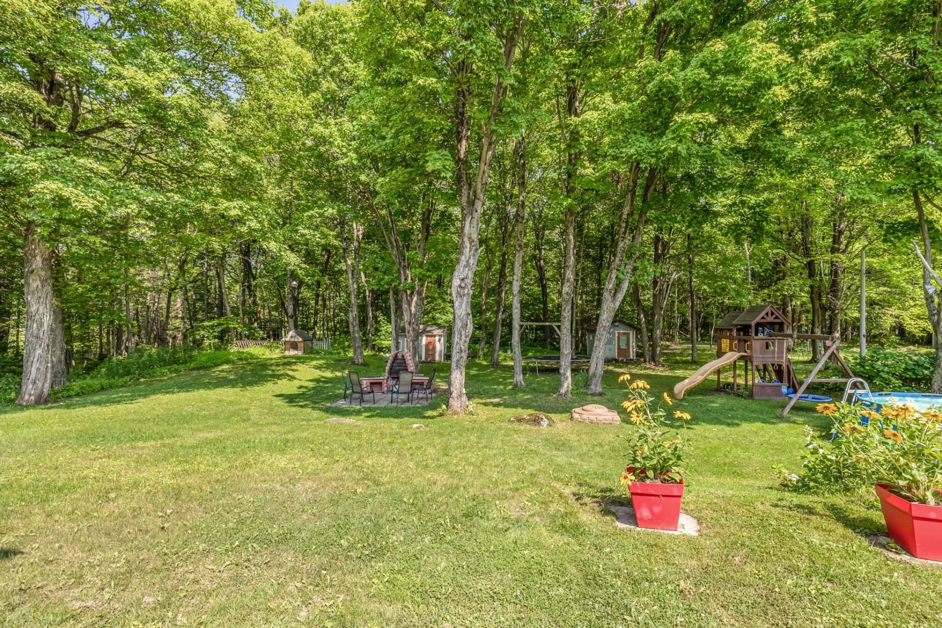 









2450


Route de Fossambault

,
Sainte-Catherine-de-la-Jacques-Cartier,




QC
G3N1R3

