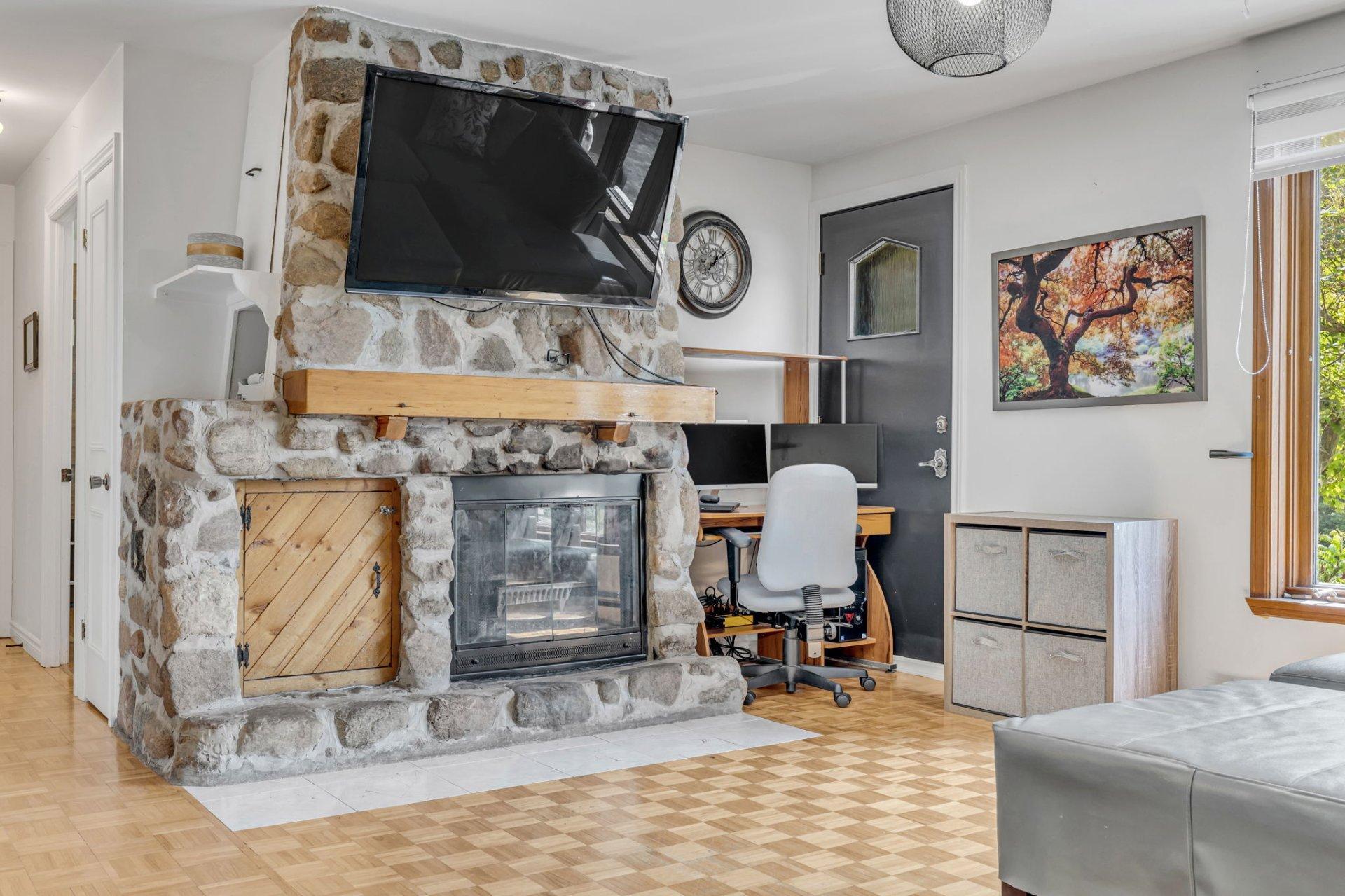 









2450


Route de Fossambault

,
Sainte-Catherine-de-la-Jacques-Cartier,




QC
G3N1R3

