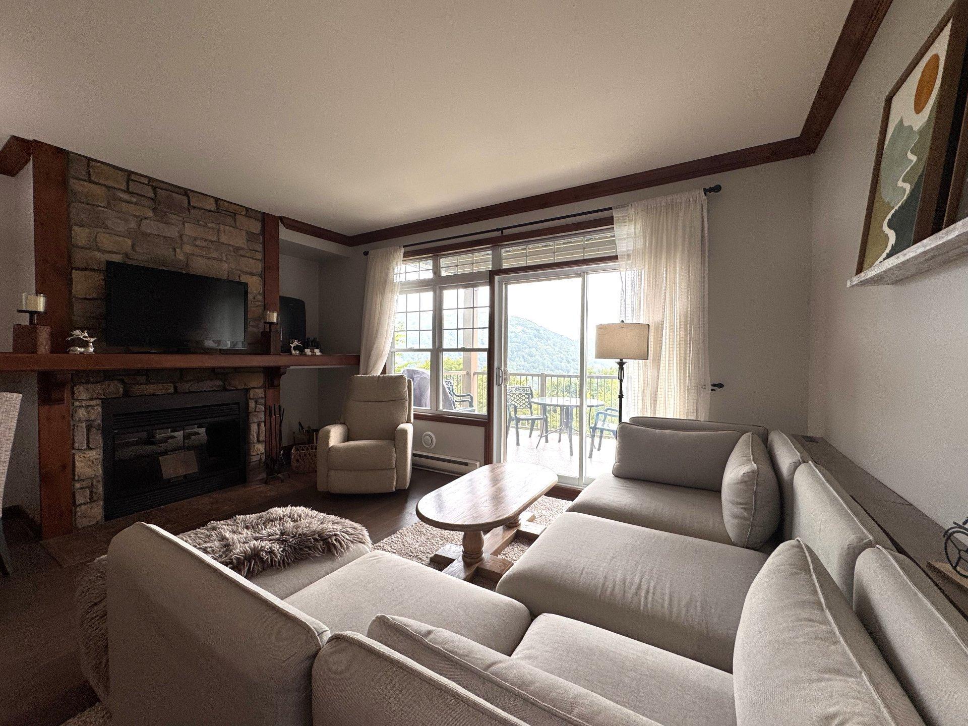 









186


Rue du Mont-Plaisant

, 4,
Mont-Tremblant,




QC
J8E1L2

