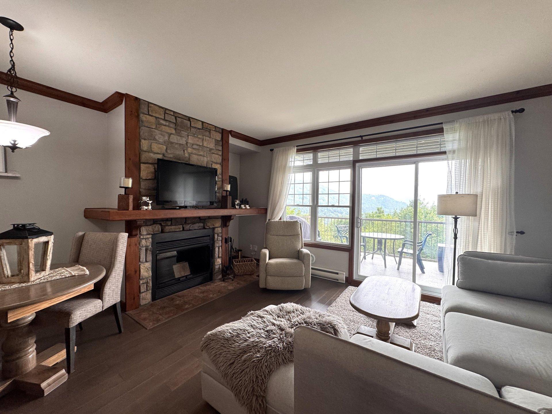 









186


Rue du Mont-Plaisant

, 4,
Mont-Tremblant,




QC
J8E1L2

