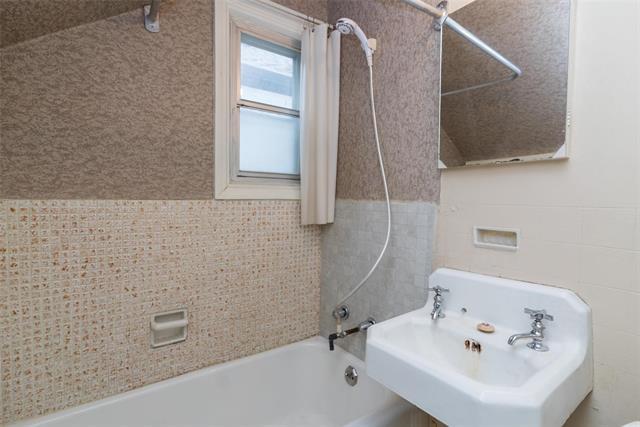 









435


Church

AVE,
Winnipeg,




MB
R2W 1C5

