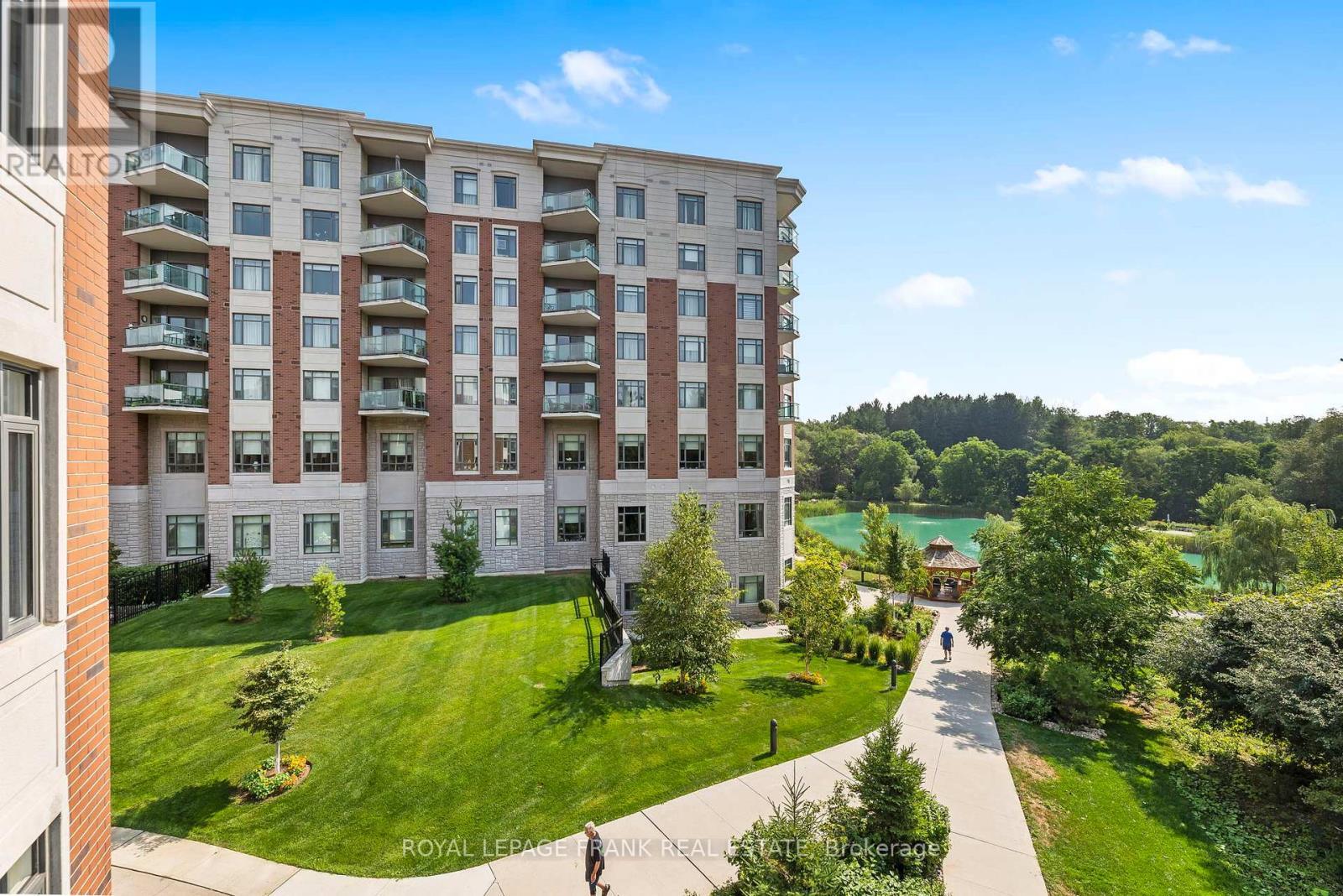 












320 - 420 WILLIAM GRAHAM DRIVE

,
Aurora,




Ontario
L4G1X4

