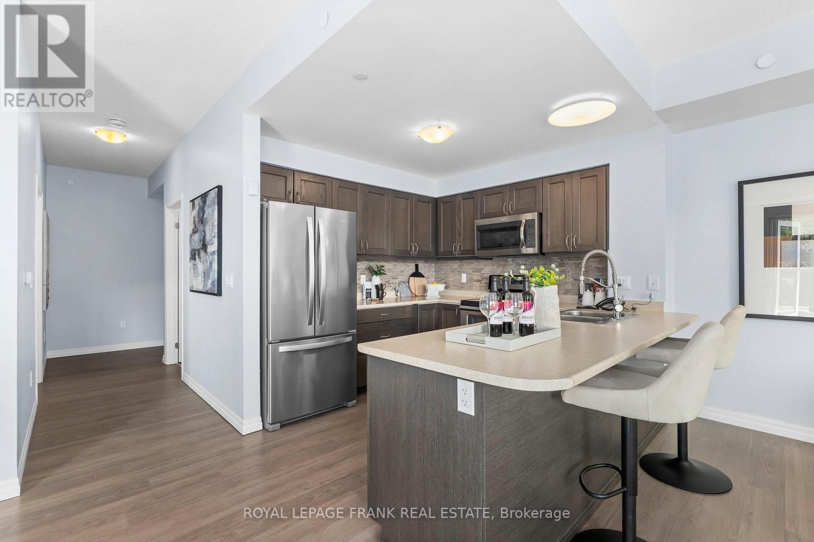 












320 - 420 WILLIAM GRAHAM DRIVE

,
Aurora,




Ontario
L4G1X4

