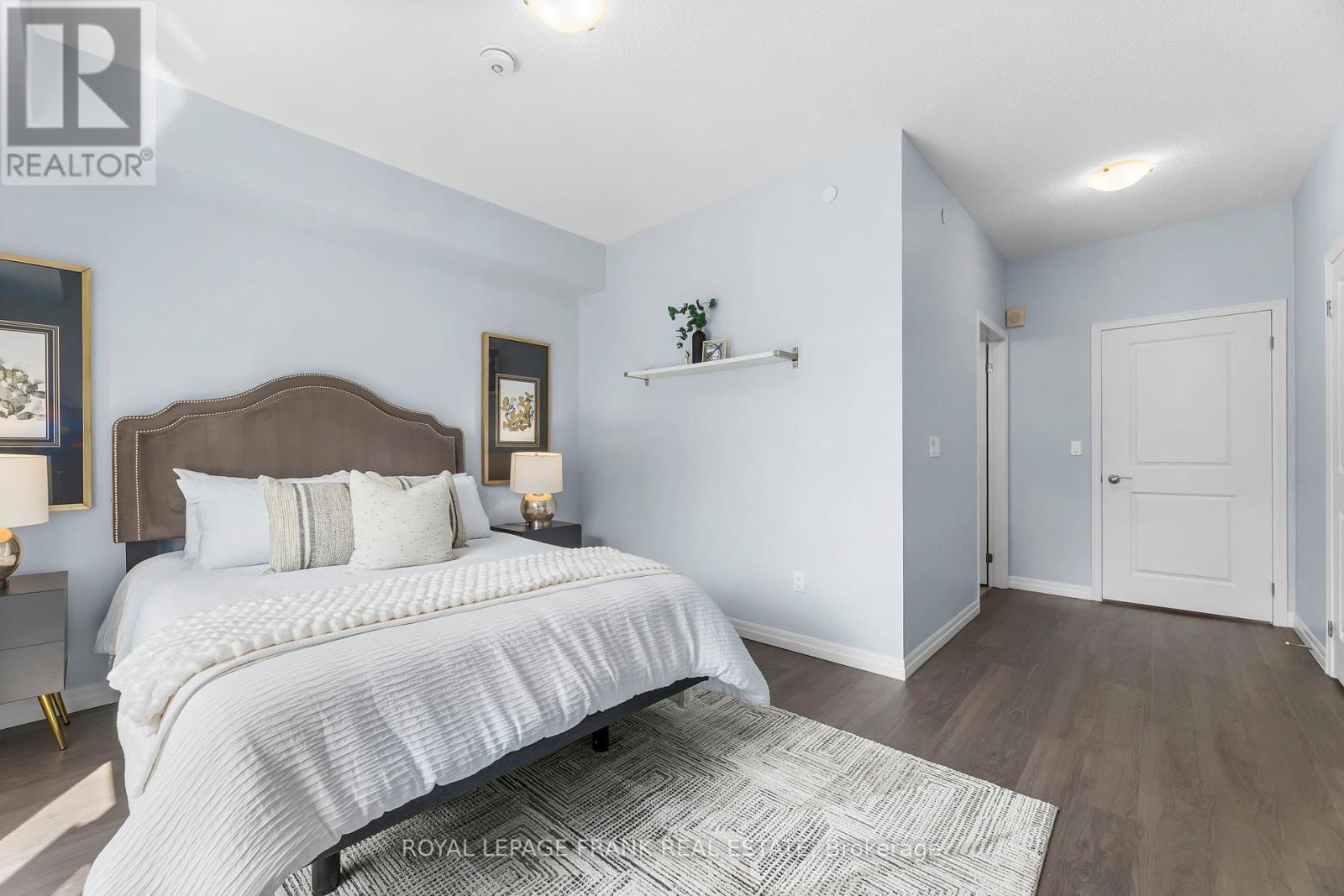 












320 - 420 WILLIAM GRAHAM DRIVE

,
Aurora,




Ontario
L4G1X4

