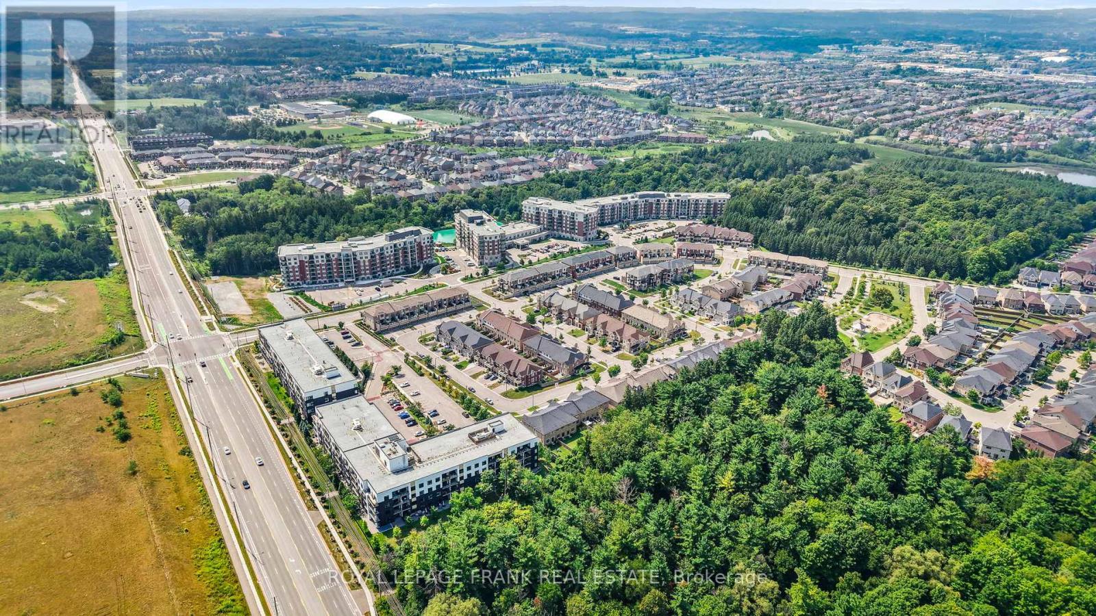 












320 - 420 WILLIAM GRAHAM DRIVE

,
Aurora,




Ontario
L4G1X4

