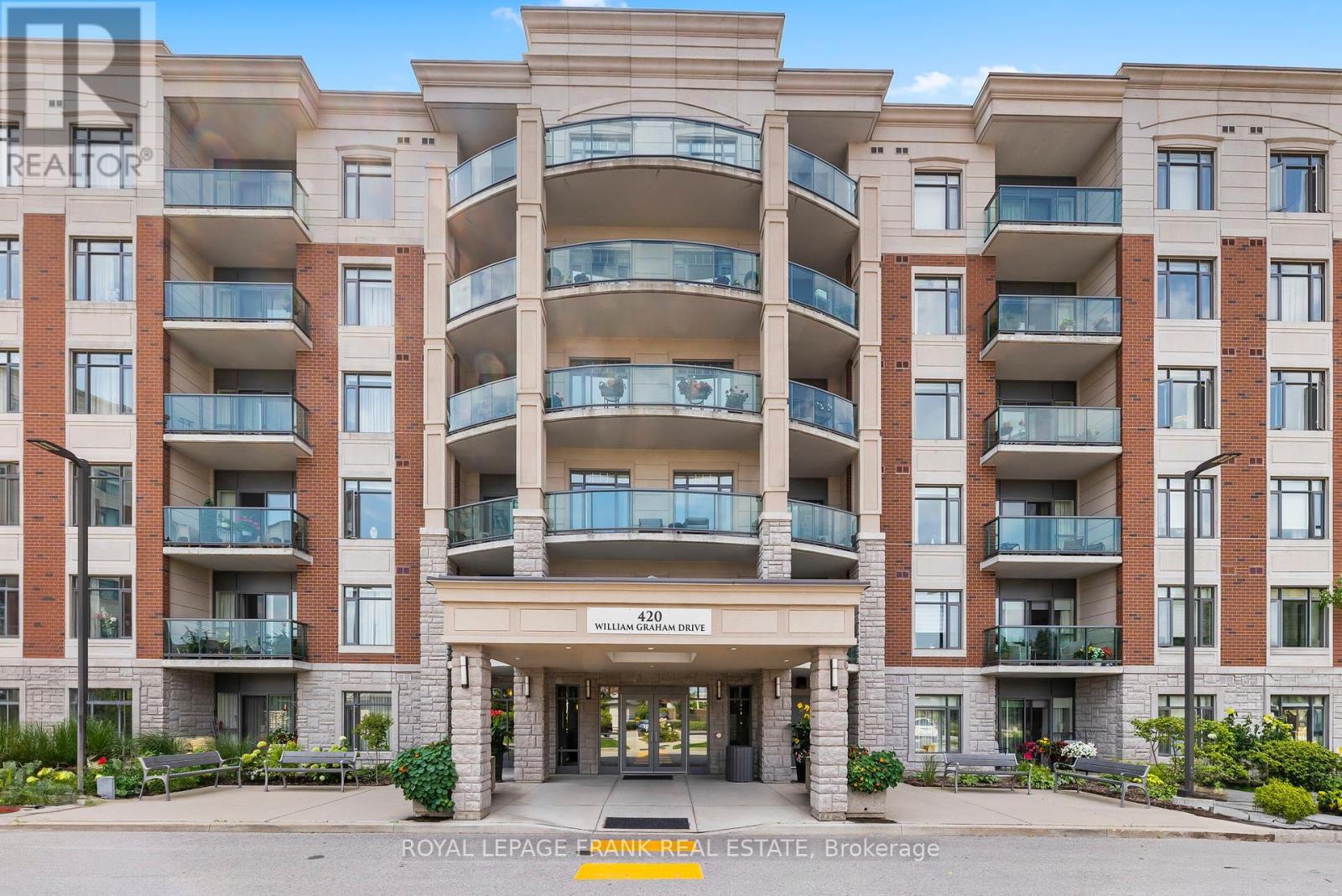 












320 - 420 WILLIAM GRAHAM DRIVE

,
Aurora,




Ontario
L4G1X4

