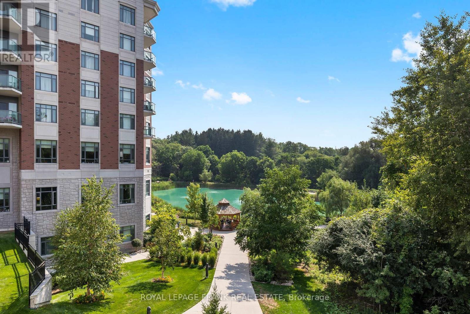 












320 - 420 WILLIAM GRAHAM DRIVE

,
Aurora,




Ontario
L4G1X4


