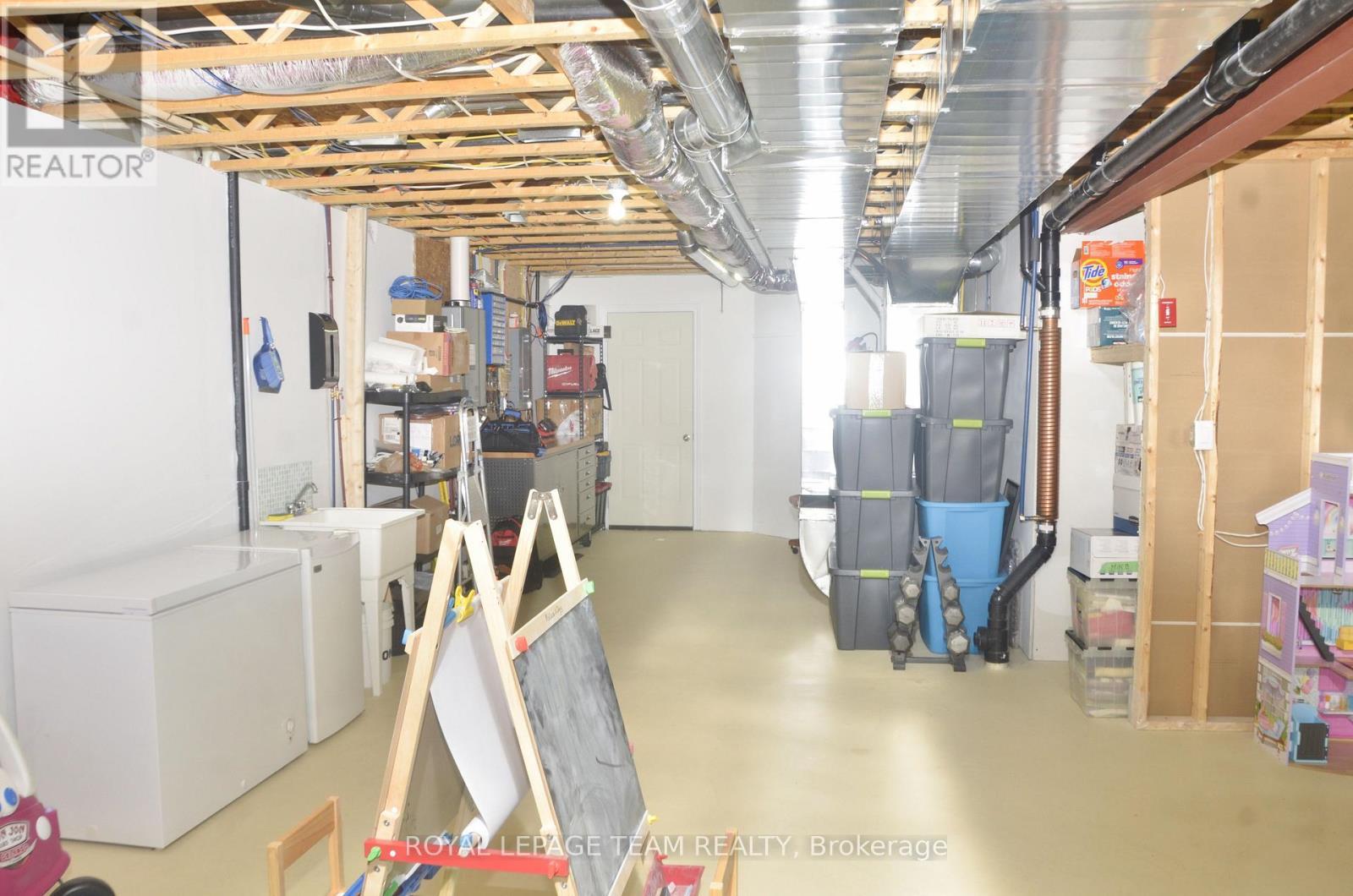 












13A CENTRE STREET N

,
Brockville,




Ontario
K6V5S6

