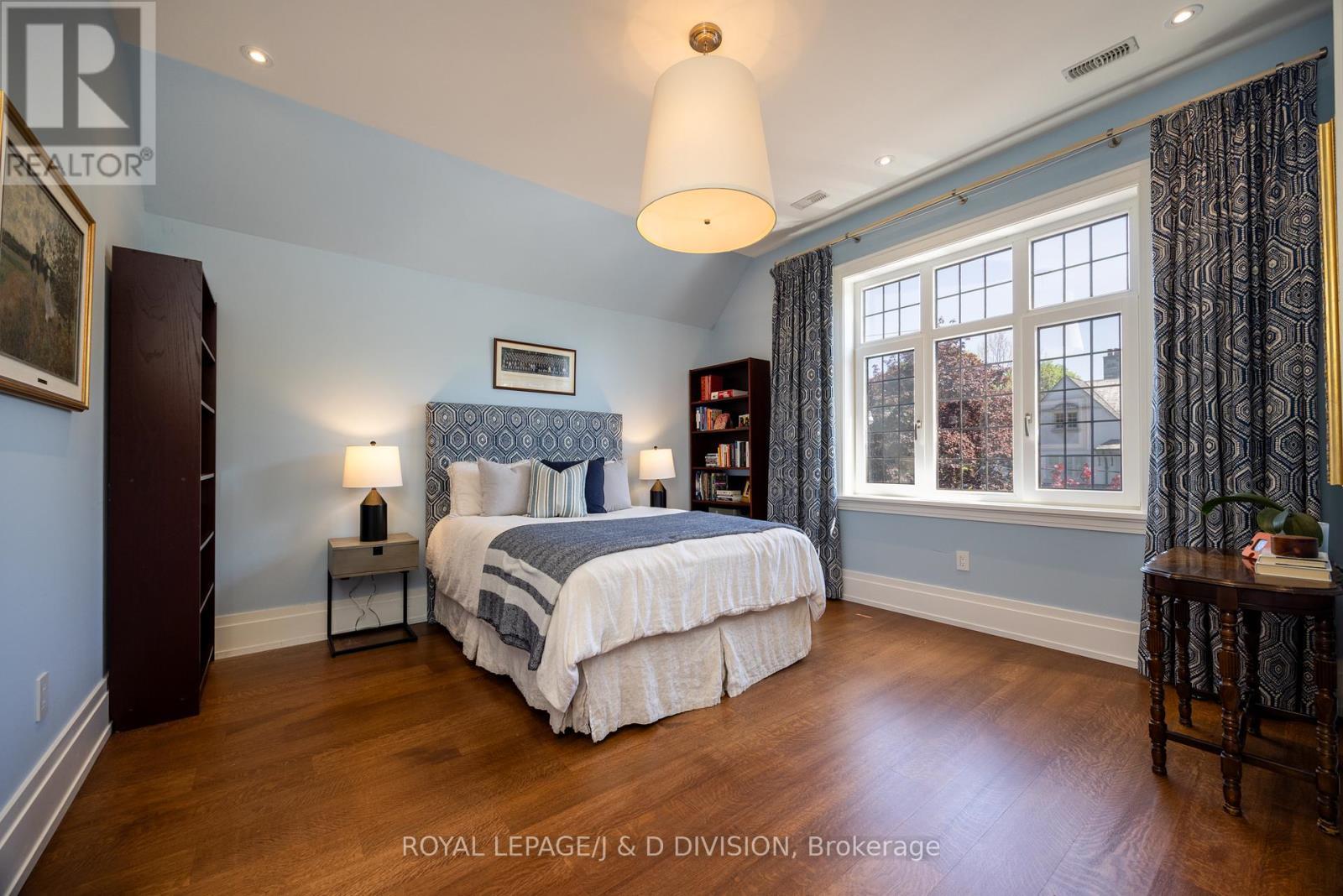 












162 DAWLISH AVENUE

,
Toronto,




Ontario
M4N1H5

