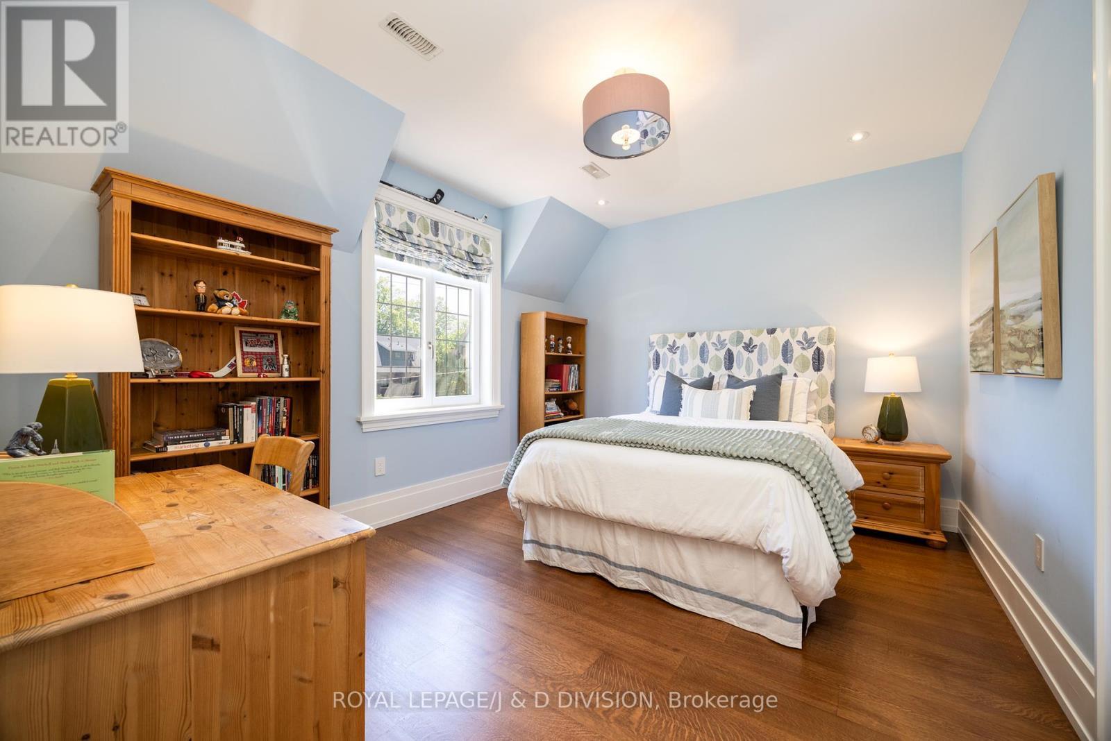 












162 DAWLISH AVENUE

,
Toronto,




Ontario
M4N1H5


