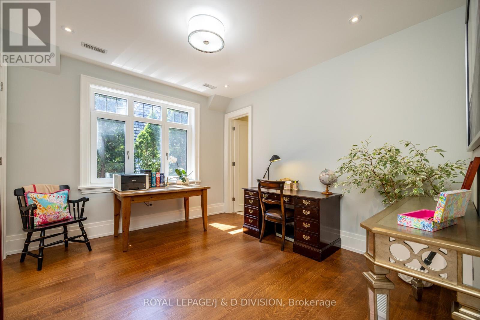 












162 DAWLISH AVENUE

,
Toronto,




Ontario
M4N1H5

