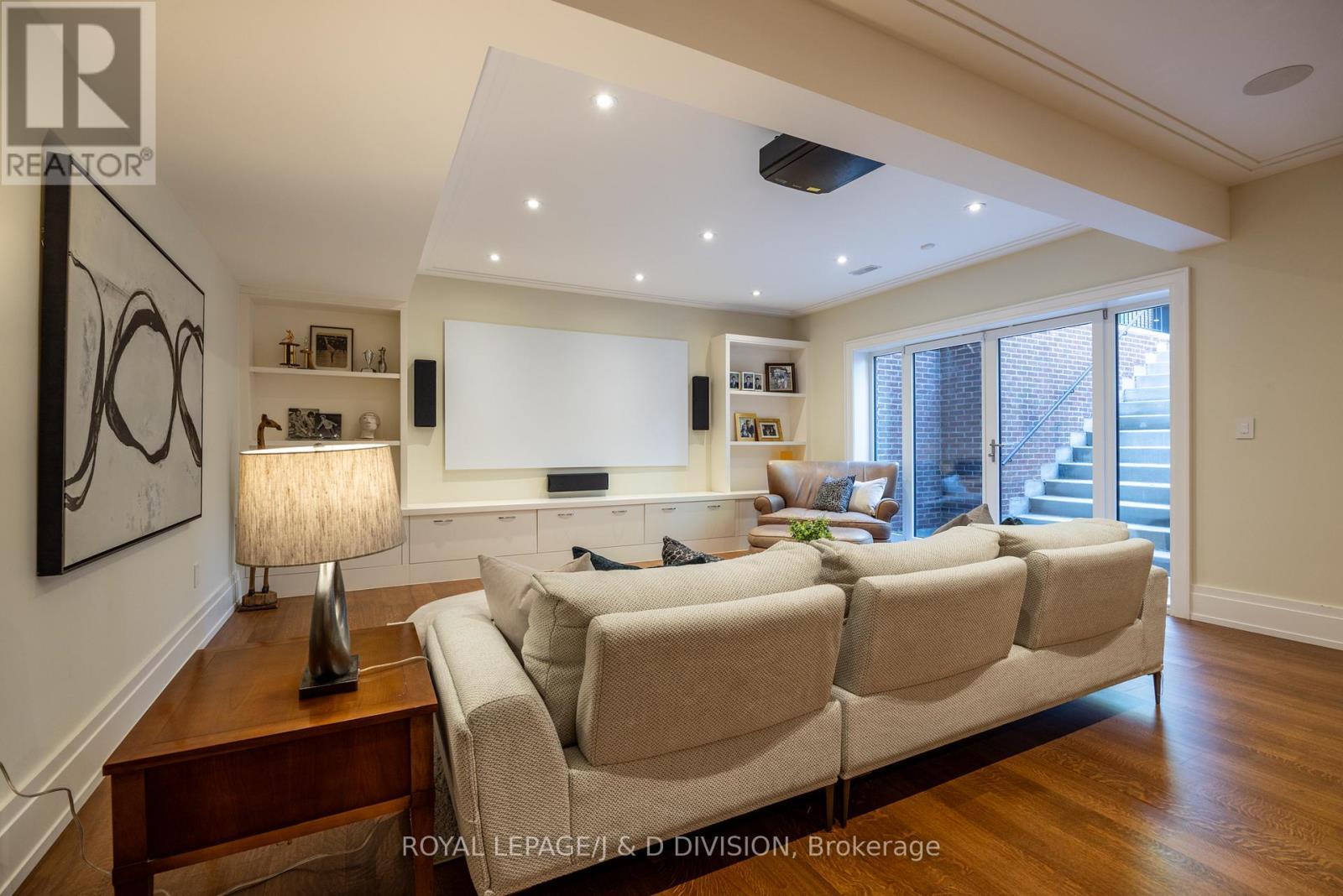 












162 DAWLISH AVENUE

,
Toronto,




Ontario
M4N1H5

