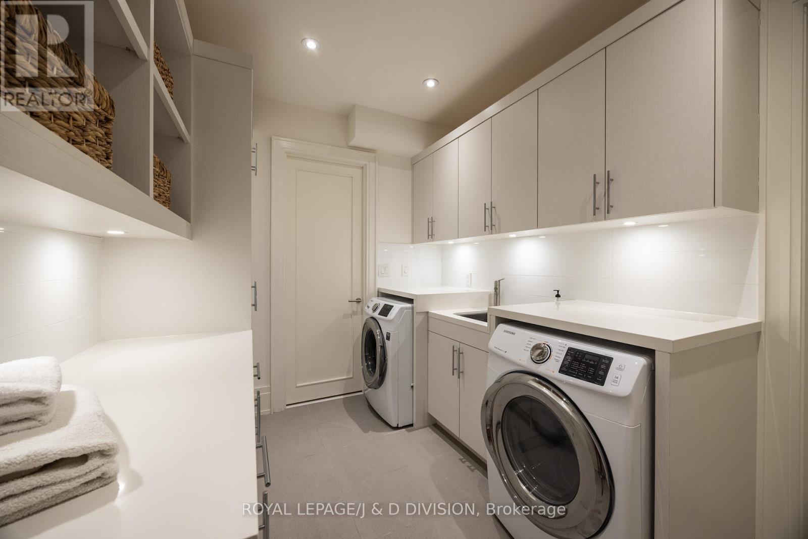 












162 DAWLISH AVENUE

,
Toronto,




Ontario
M4N1H5

