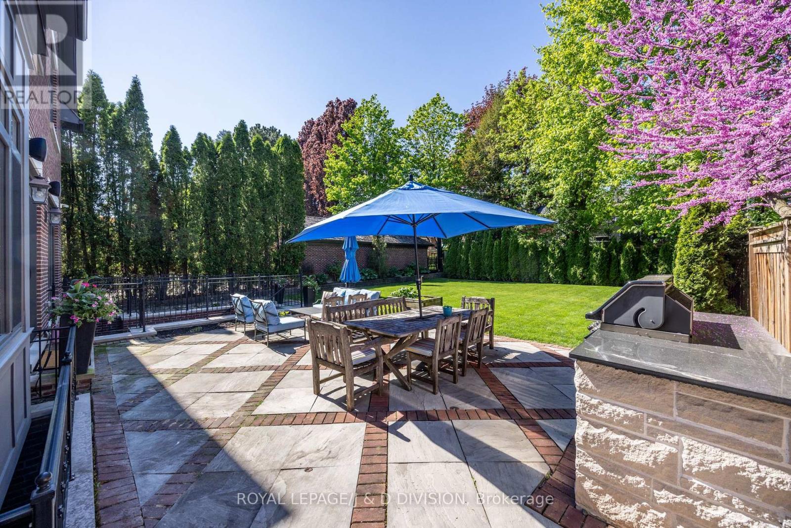 












162 DAWLISH AVENUE

,
Toronto,




Ontario
M4N1H5

