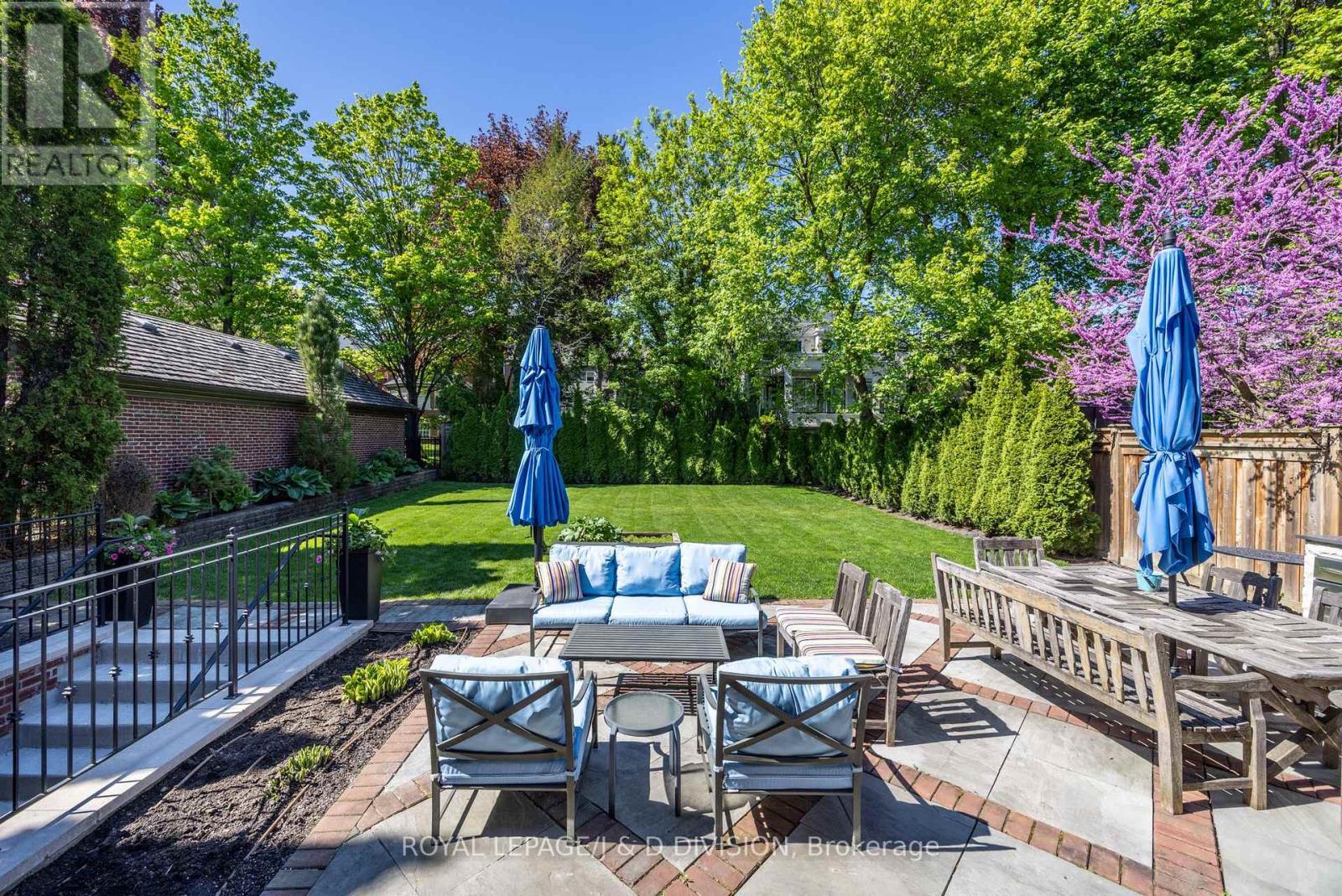 












162 DAWLISH AVENUE

,
Toronto,




Ontario
M4N1H5


