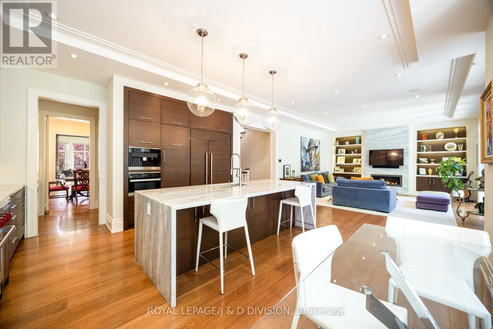 












162 DAWLISH AVENUE

,
Toronto,




Ontario
M4N1H5

