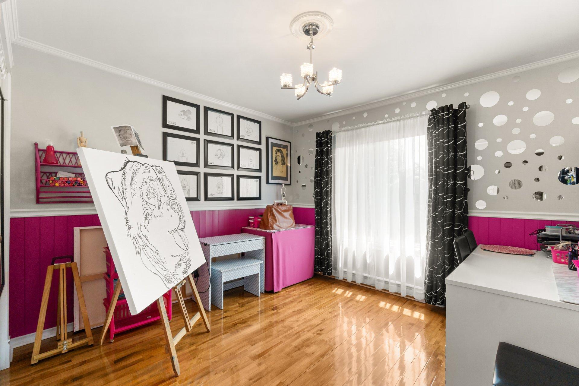 









7125


Rue Marie-Boucher

,
Trois-Rivières,




QC
G8Y7J1

