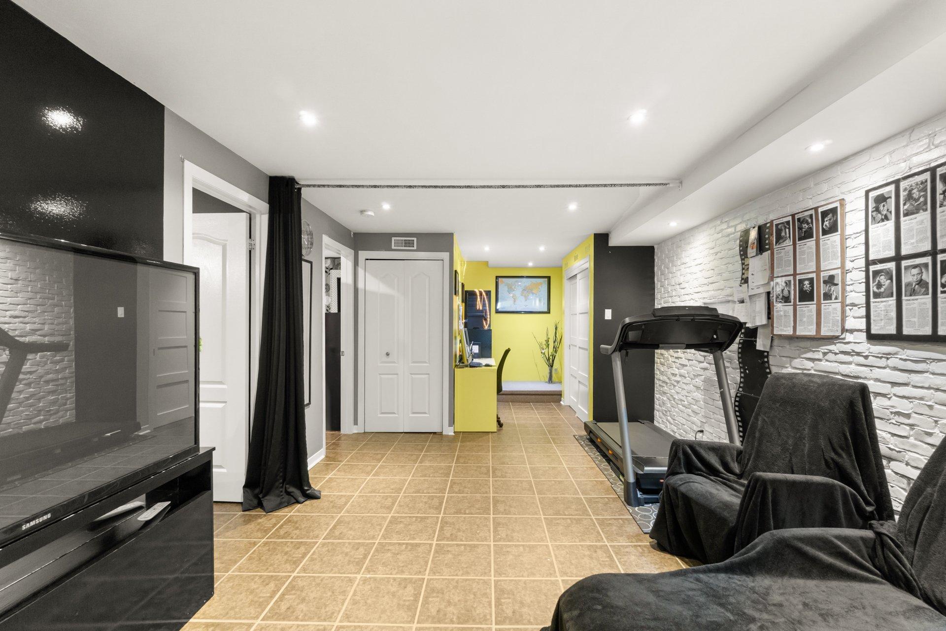 









7125


Rue Marie-Boucher

,
Trois-Rivières,




QC
G8Y7J1

