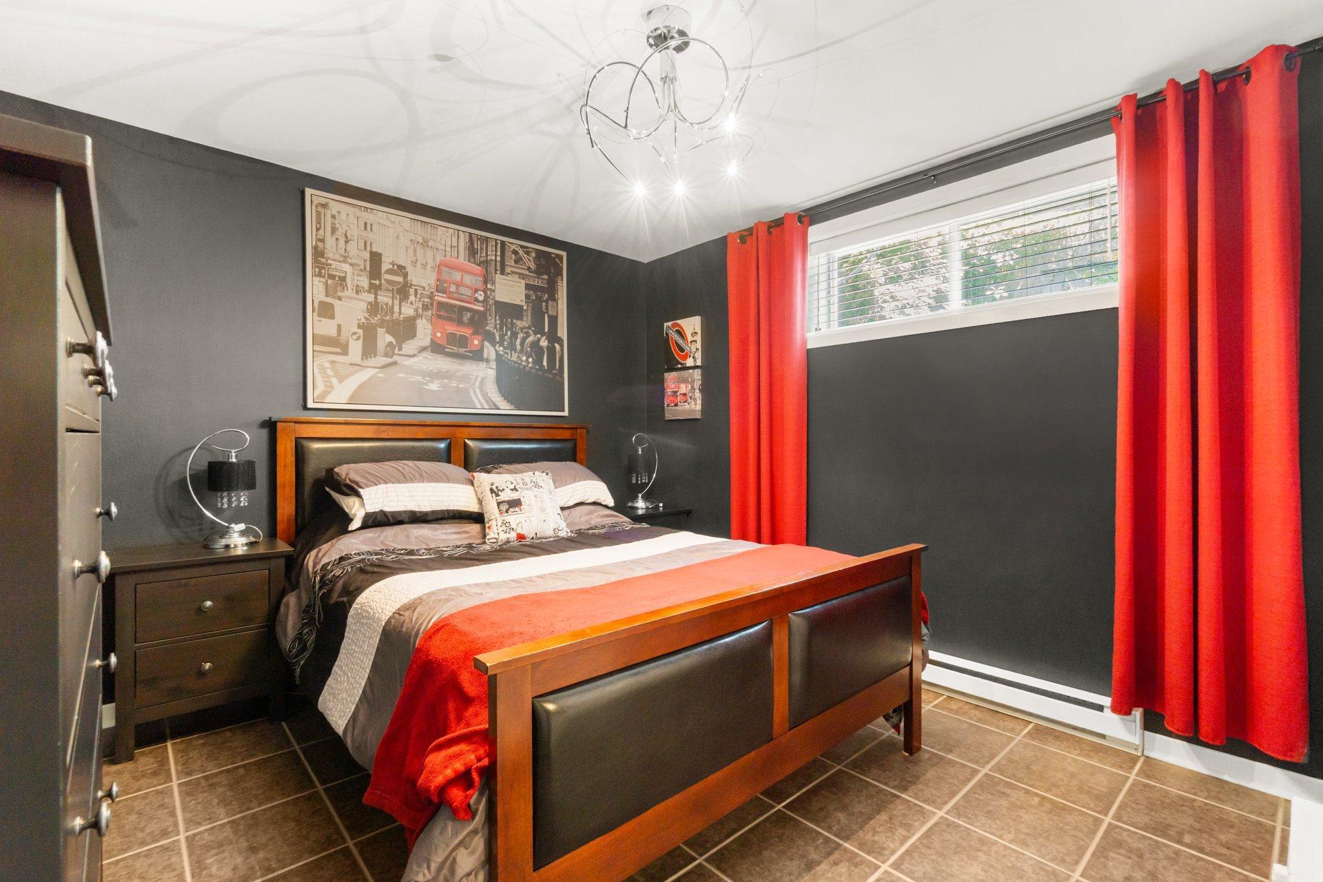 









7125


Rue Marie-Boucher

,
Trois-Rivières,




QC
G8Y7J1

