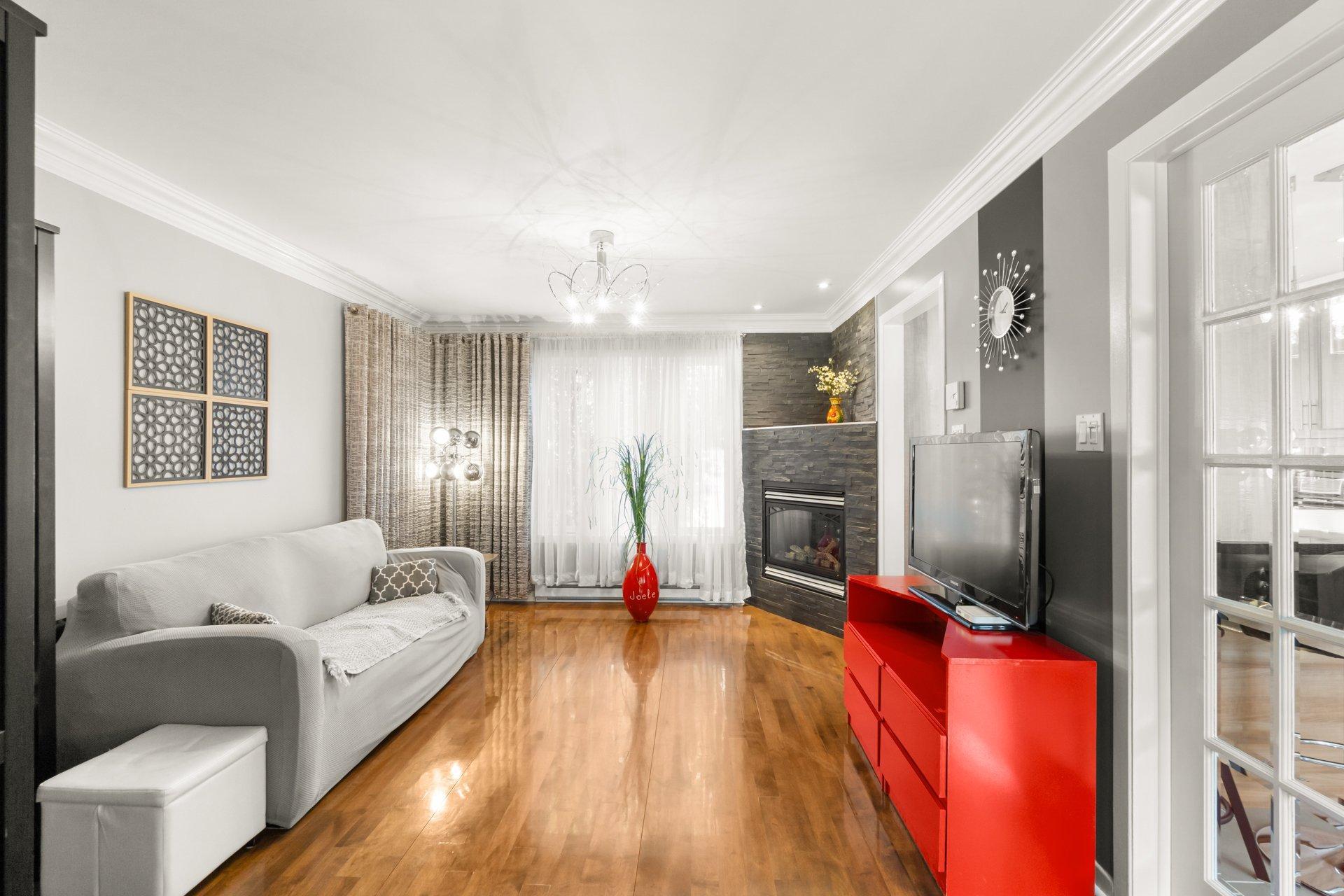 









7125


Rue Marie-Boucher

,
Trois-Rivières,




QC
G8Y7J1

