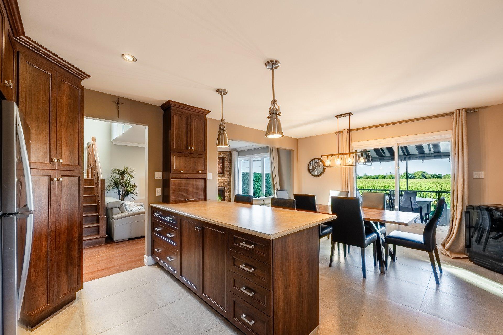 









17360


Imp. du Boisé

,
Saint-Hyacinthe,




QC
J2R0A5

