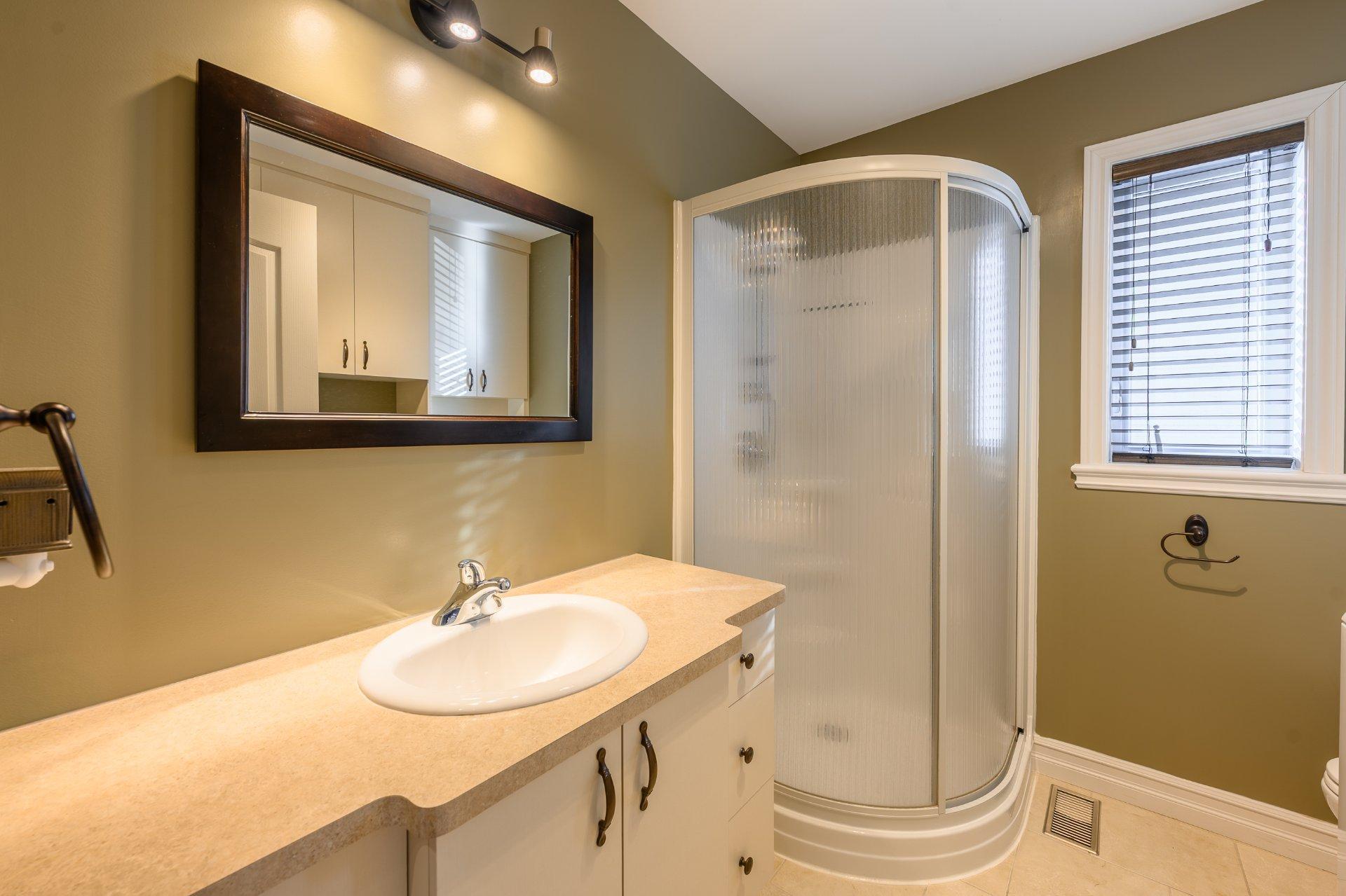 









17360


Imp. du Boisé

,
Saint-Hyacinthe,




QC
J2R0A5

