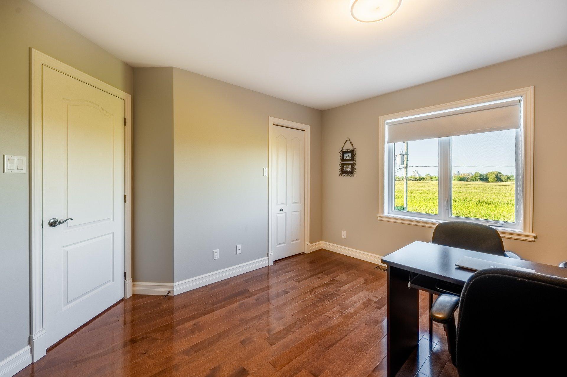 









17360


Imp. du Boisé

,
Saint-Hyacinthe,




QC
J2R0A5


