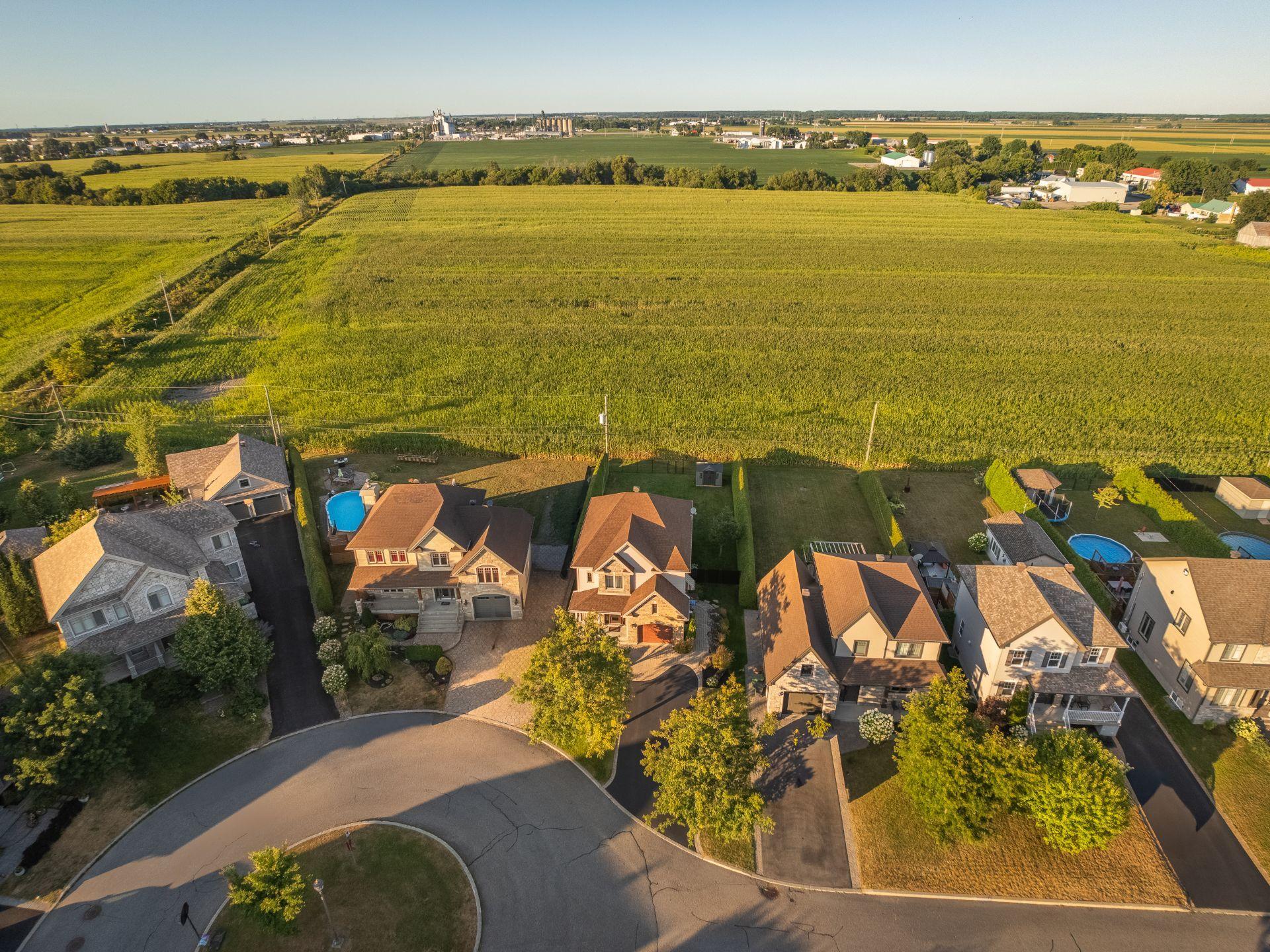 









17360


Imp. du Boisé

,
Saint-Hyacinthe,




QC
J2R0A5

