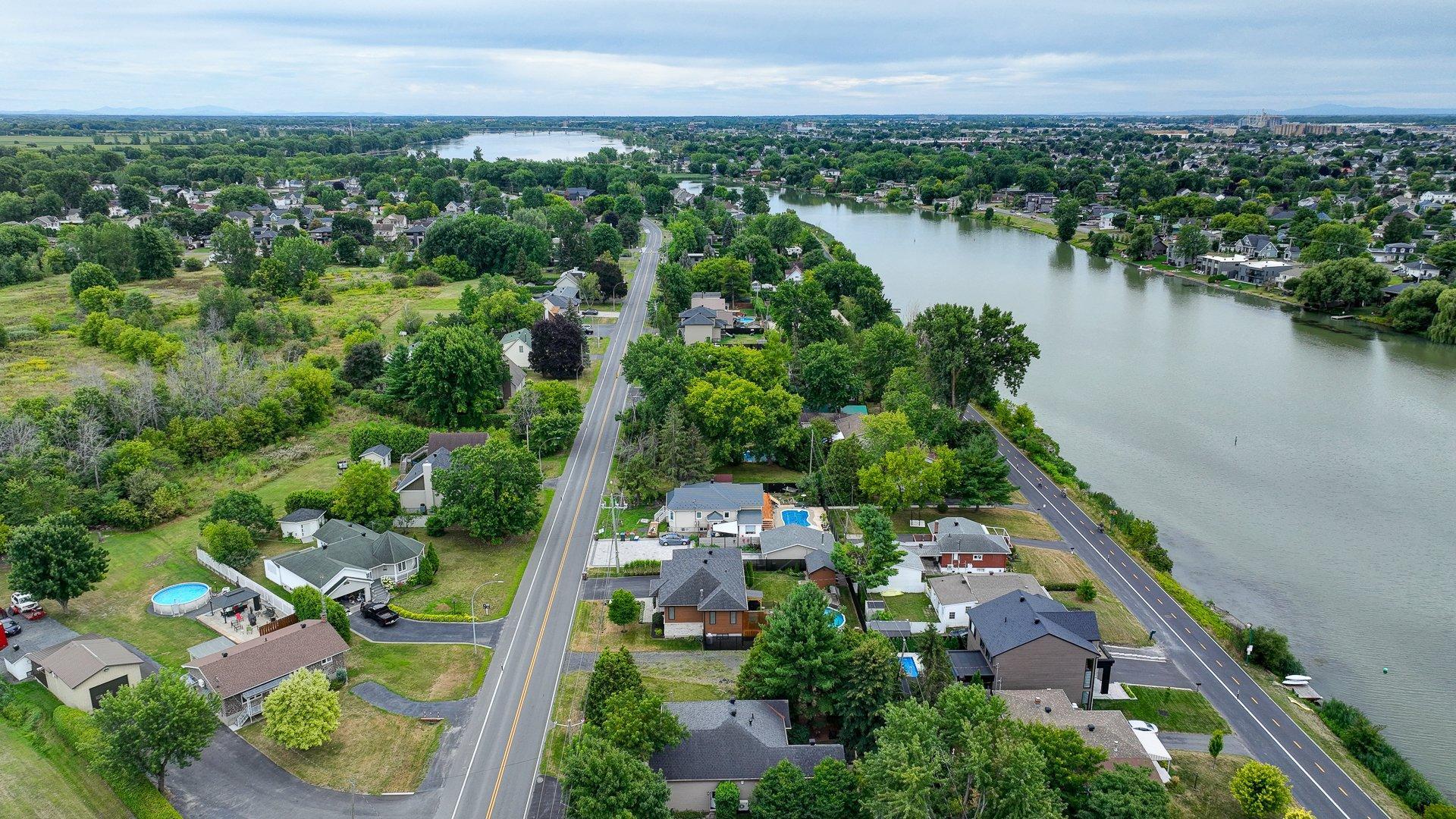 












Rue Baillargeon

,
Saint-Jean-sur-Richelieu,







QC
J2W2E9

