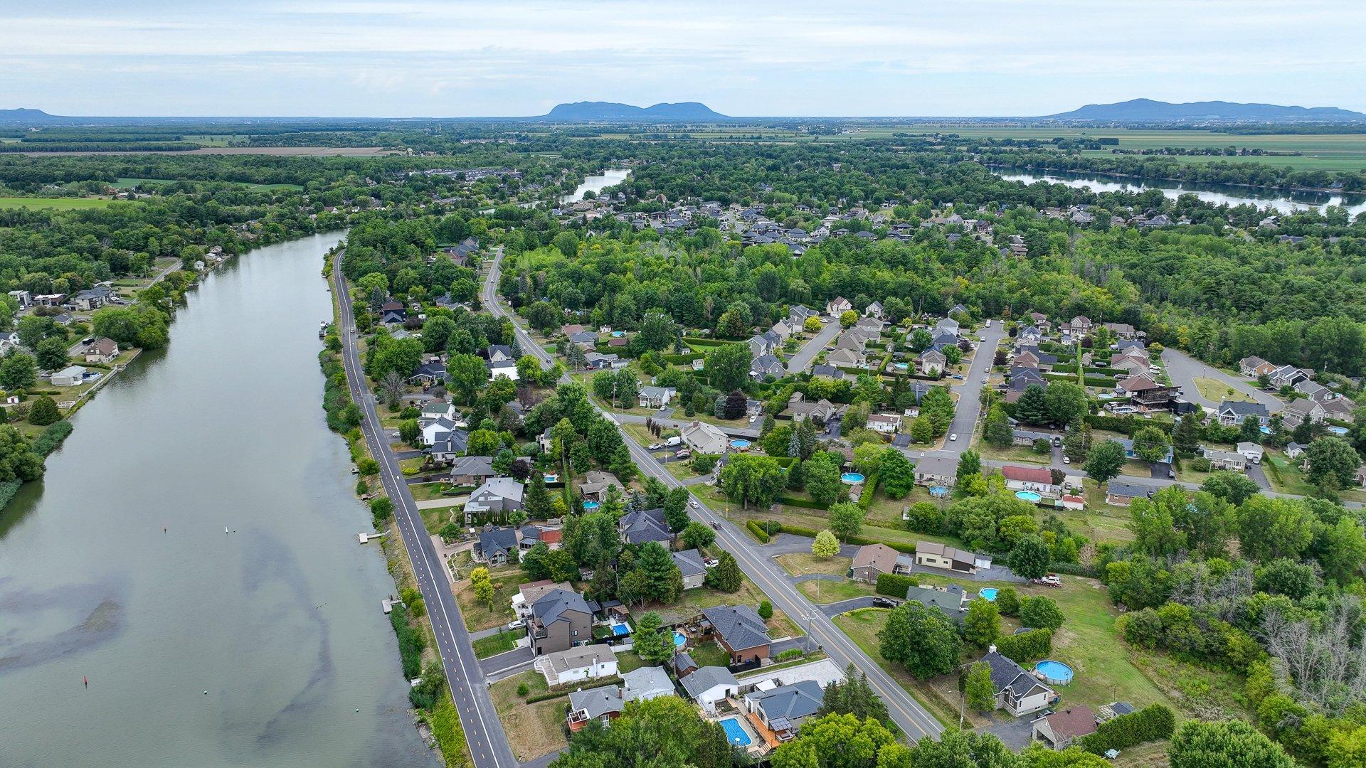 












Rue Baillargeon

,
Saint-Jean-sur-Richelieu,







QC
J2W2E9

