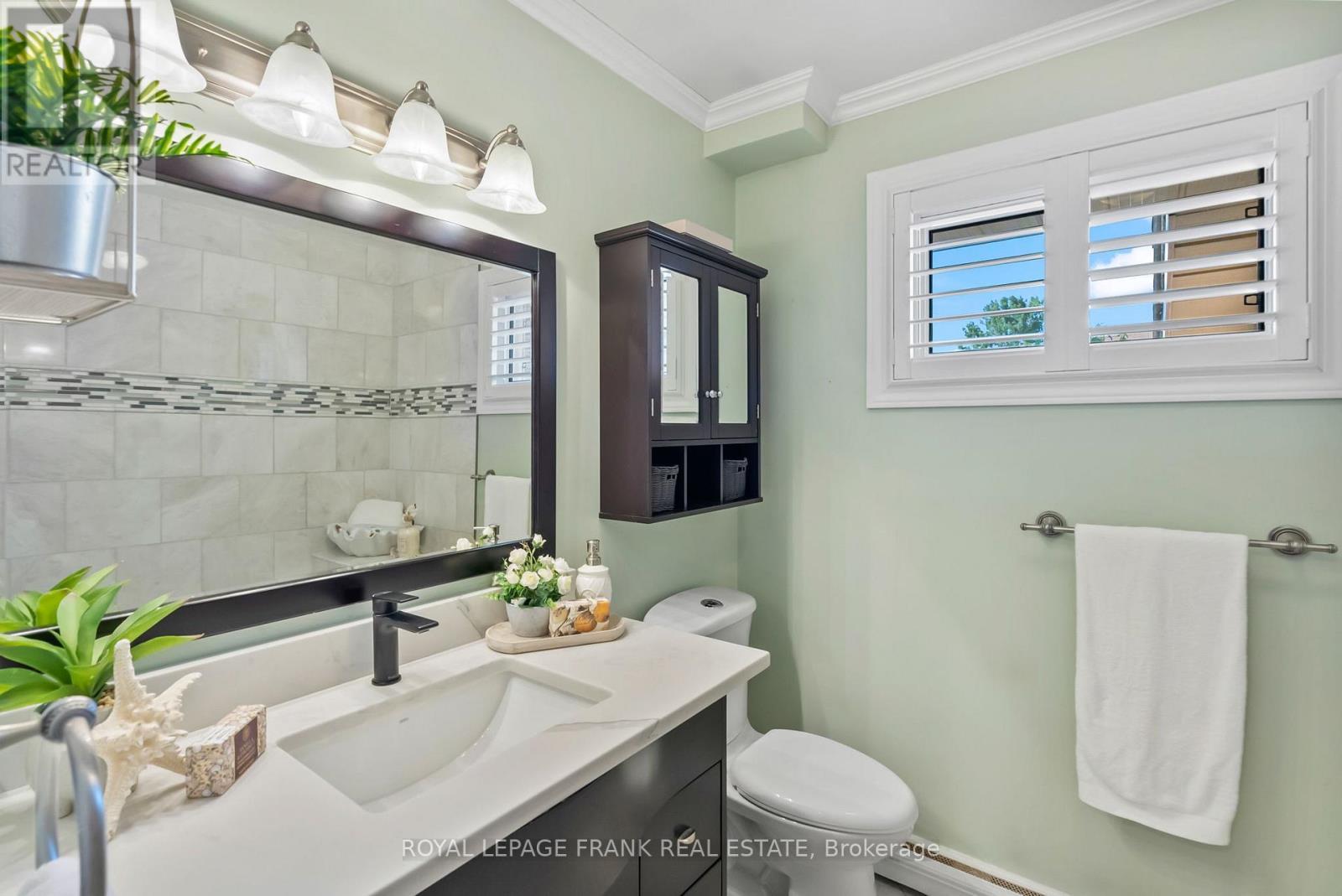 












1440 PEBBLESTONE ROAD

,
Clarington,




Ontario
L1E2K5

