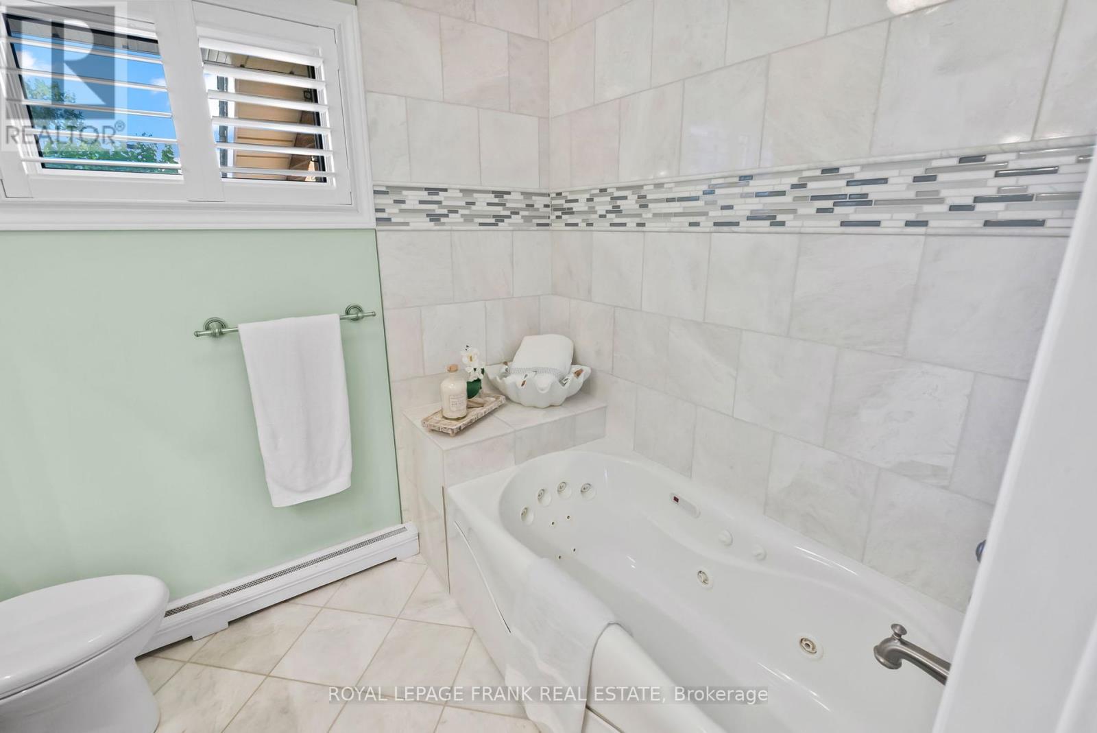 












1440 PEBBLESTONE ROAD

,
Clarington,




Ontario
L1E2K5

