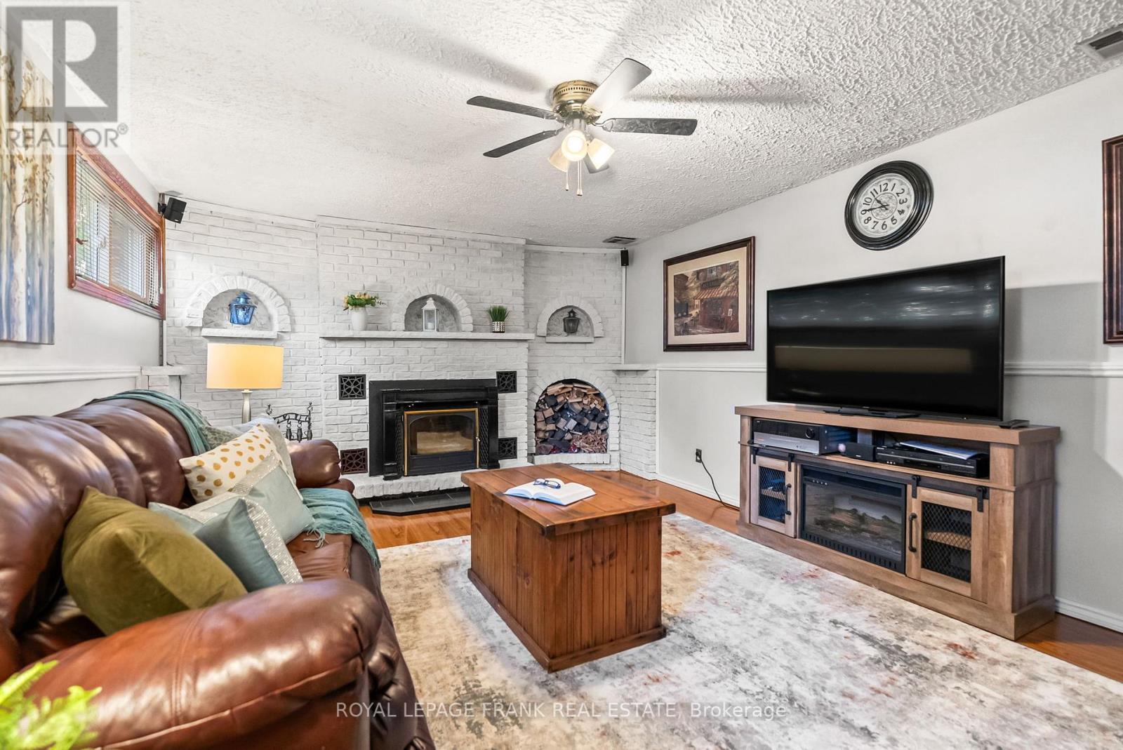 












1440 PEBBLESTONE ROAD

,
Clarington,




Ontario
L1E2K5

