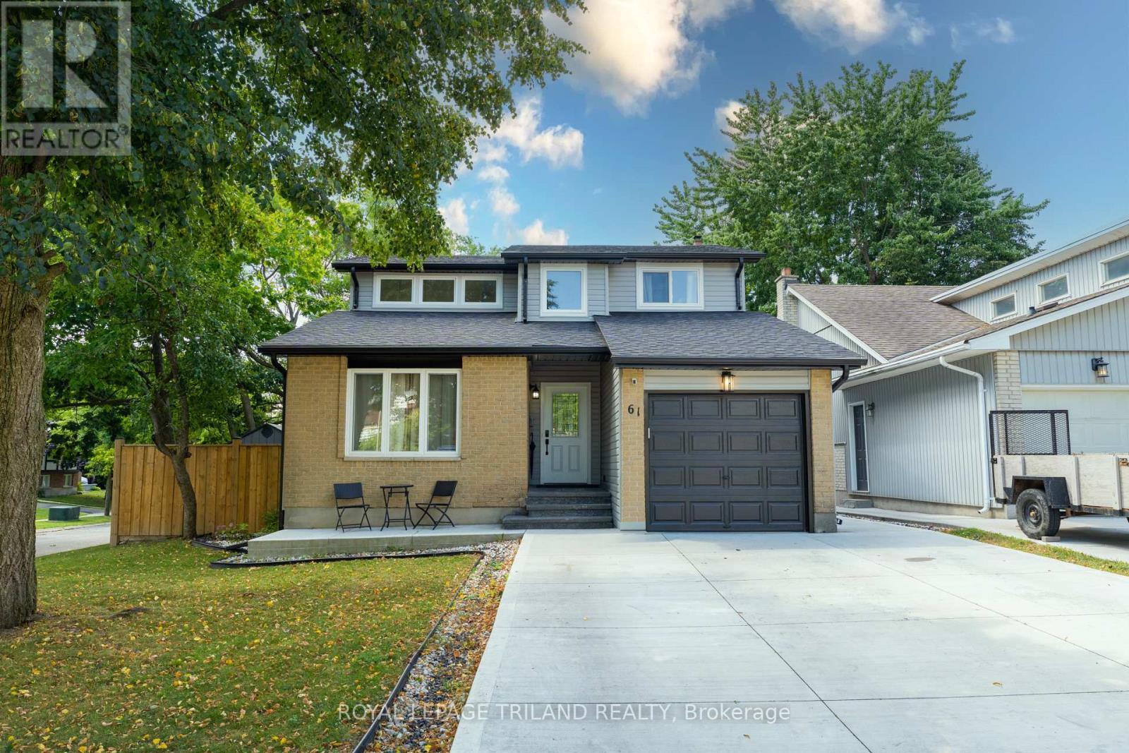 












61 BEECHBANK CRESCENT

,
London South (South X),




Ontario
N6E2N9

