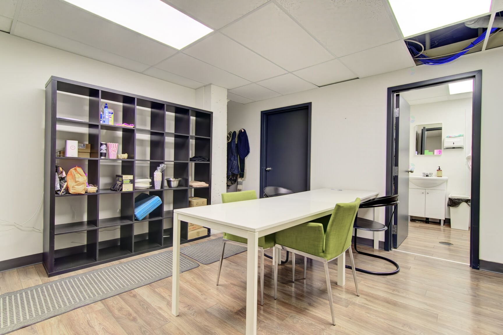 









1485

 - 1487


Rue Atateken

,
Montréal (Ville-Marie),




QC
H2L3L2

