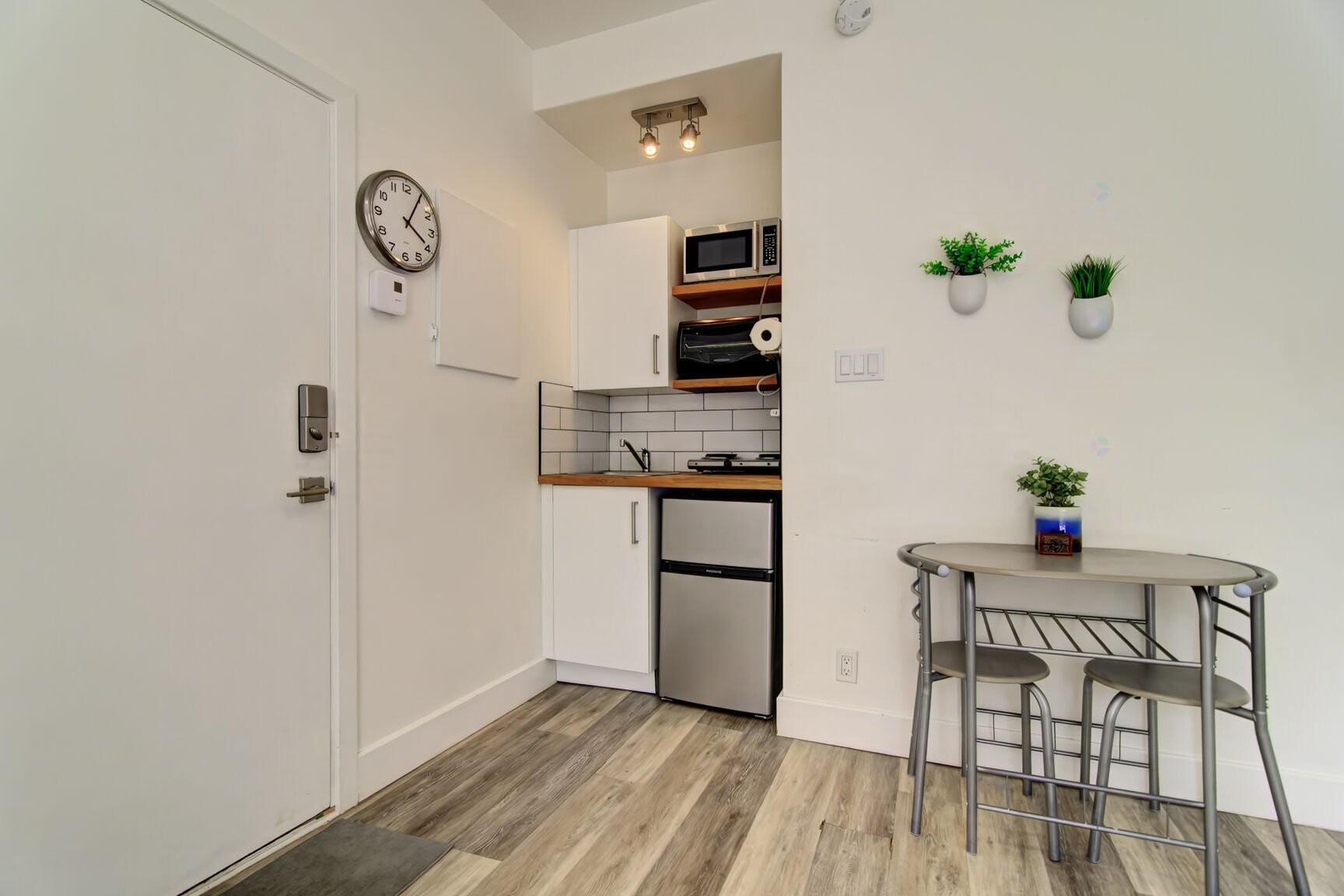 









1485

 - 1487


Rue Atateken

,
Montréal (Ville-Marie),




QC
H2L3L2

