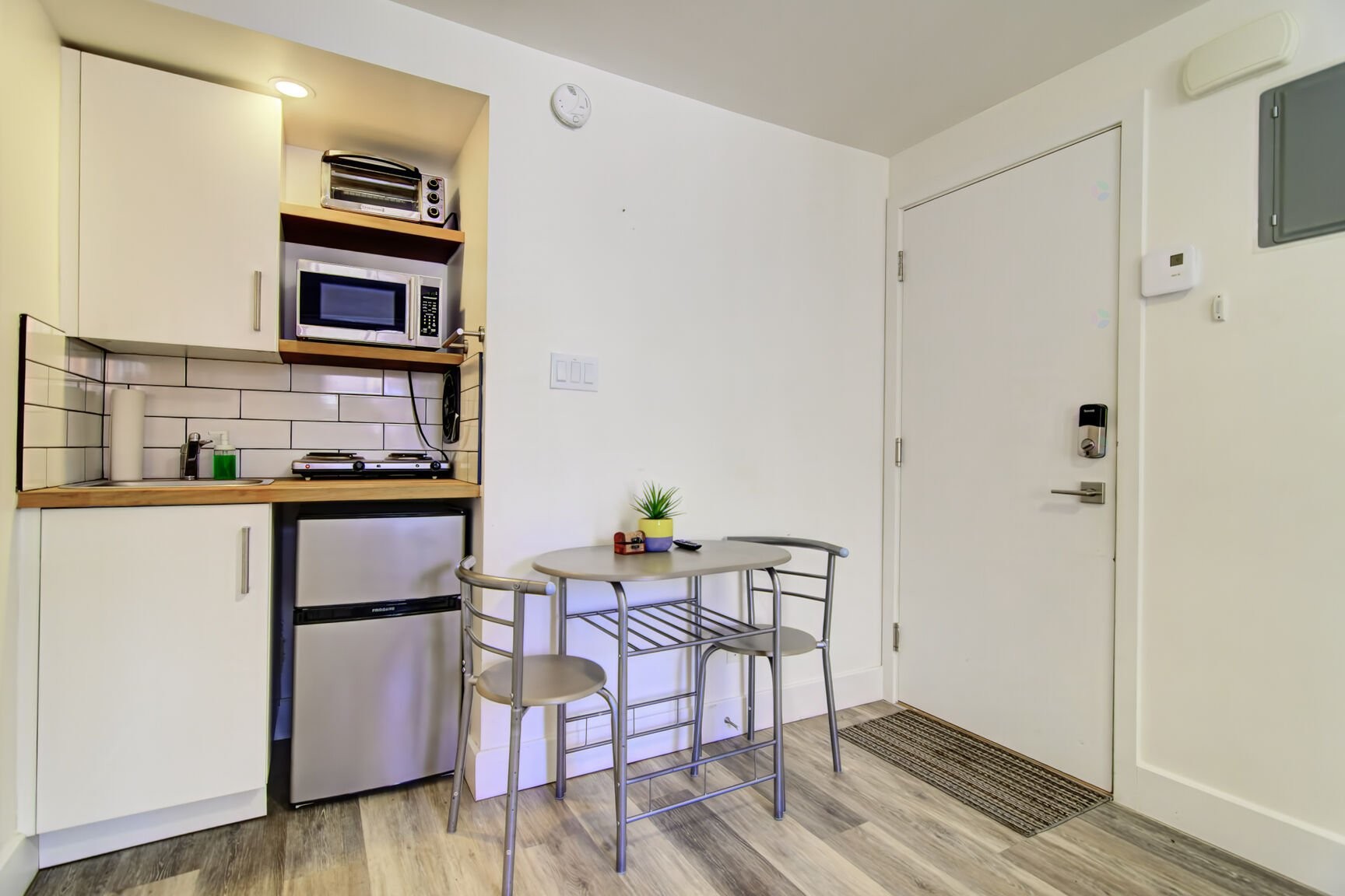 









1485

 - 1487


Rue Atateken

,
Montréal (Ville-Marie),




QC
H2L3L2

