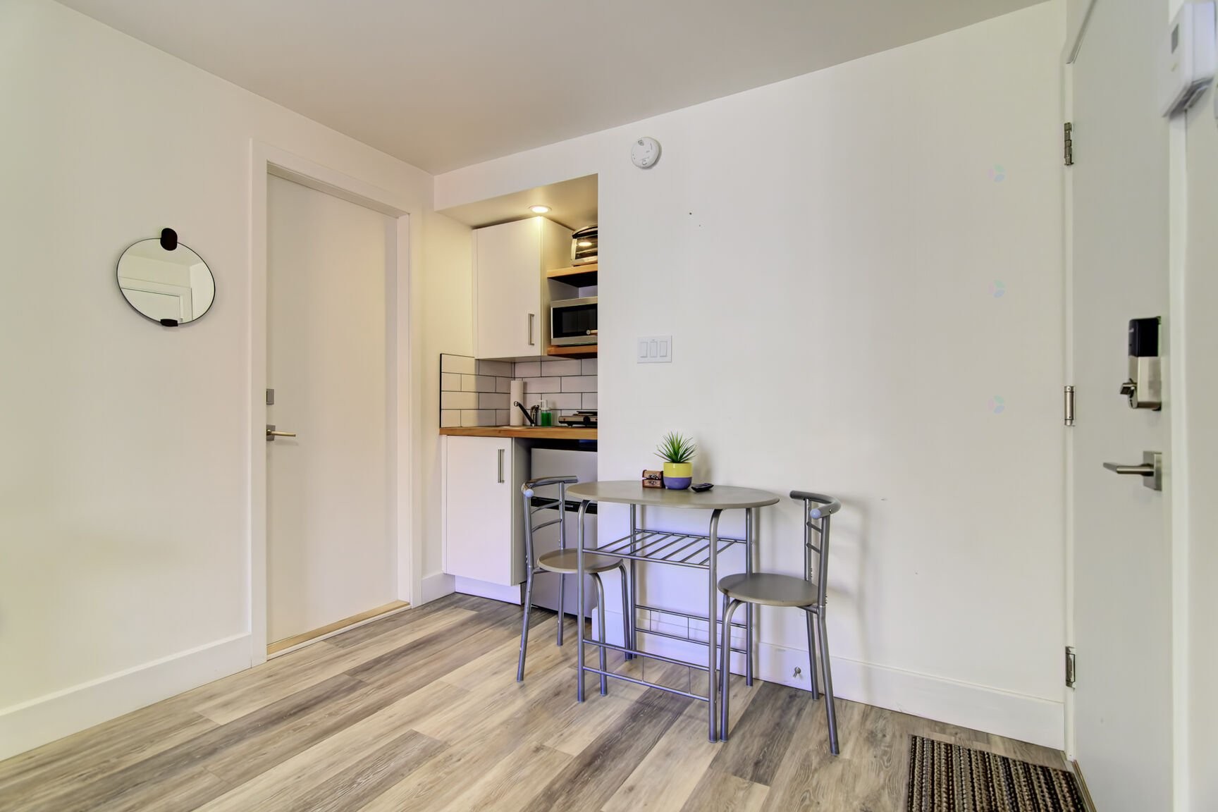 









1485

 - 1487


Rue Atateken

,
Montréal (Ville-Marie),




QC
H2L3L2

