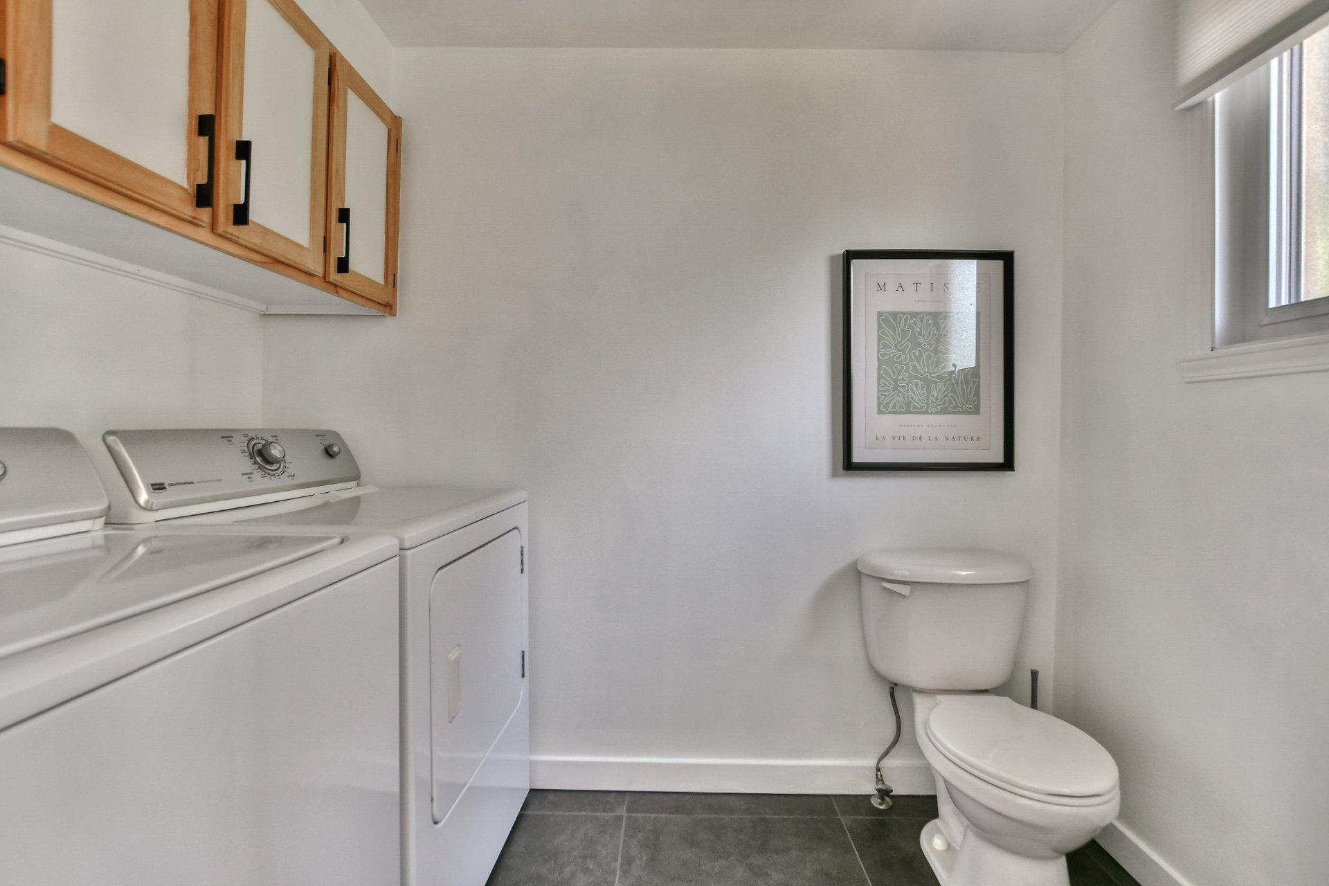 









162


Rue Claudel

,
Boisbriand,




QC
J7G1K2

